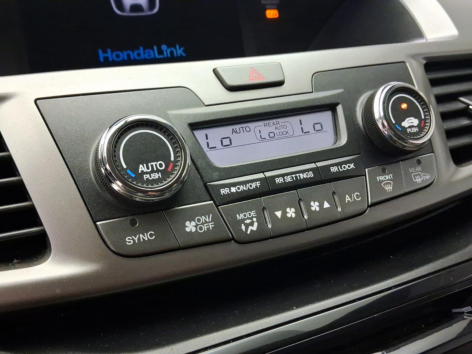 2016 Honda Odyssey SE - Photo 15