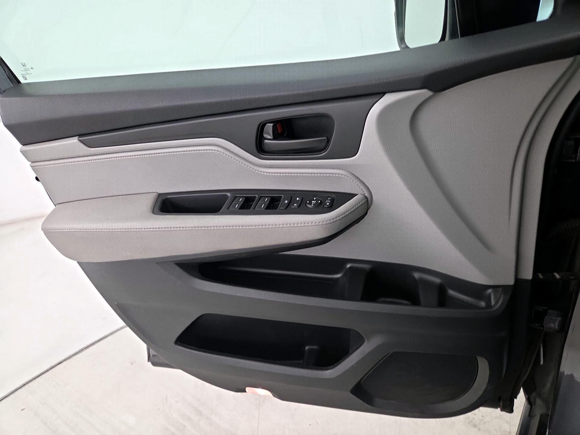Thumbnail: 2022 Honda Odyssey - 12