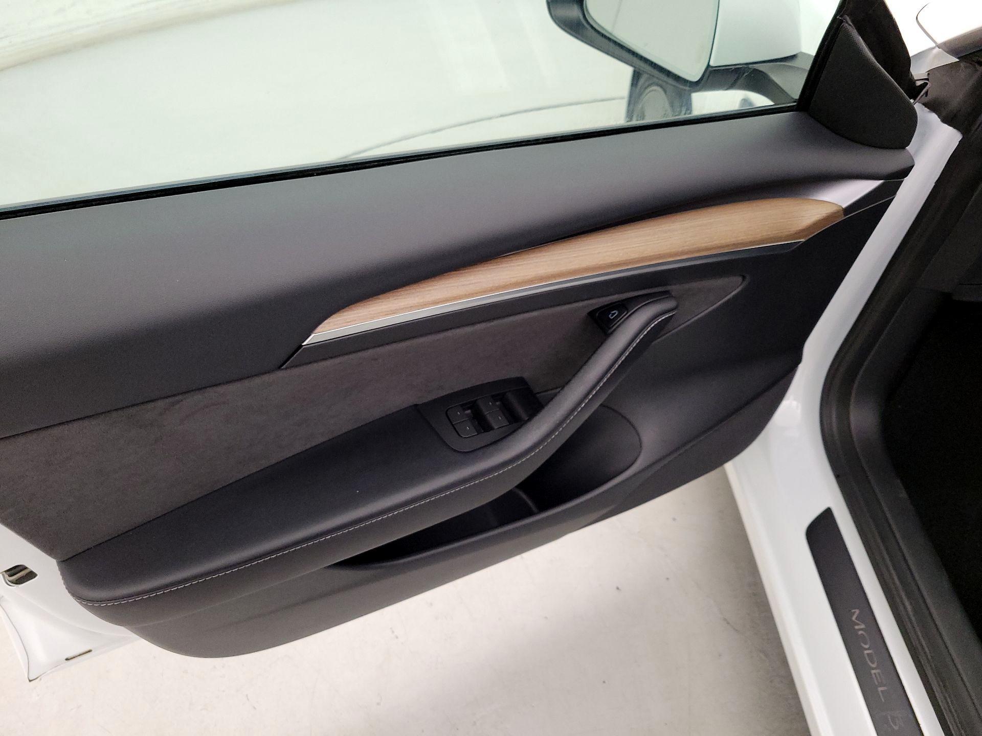 Thumbnail: 2023 Tesla Model 3 - 12