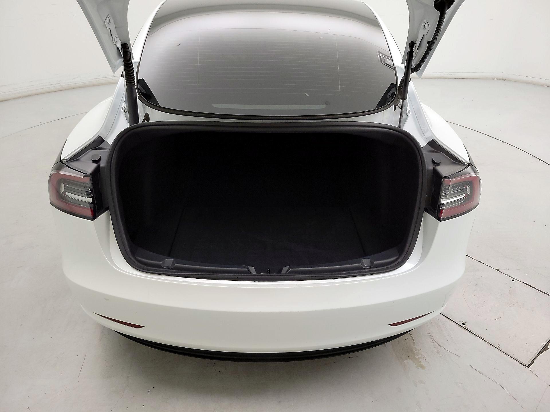 Thumbnail: 2023 Tesla Model 3 - 19