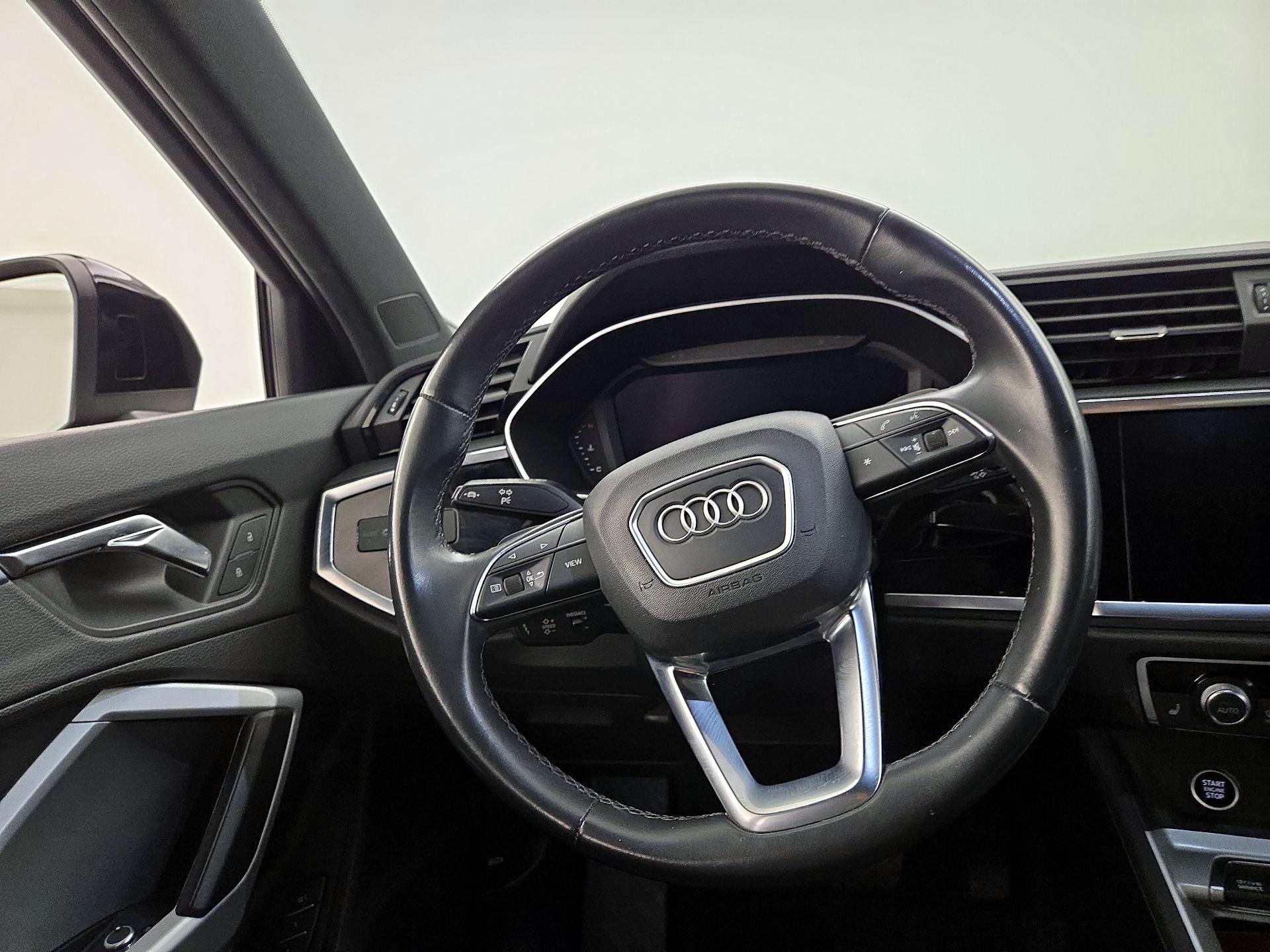 Thumbnail: 2022 Audi Q3 - 10
