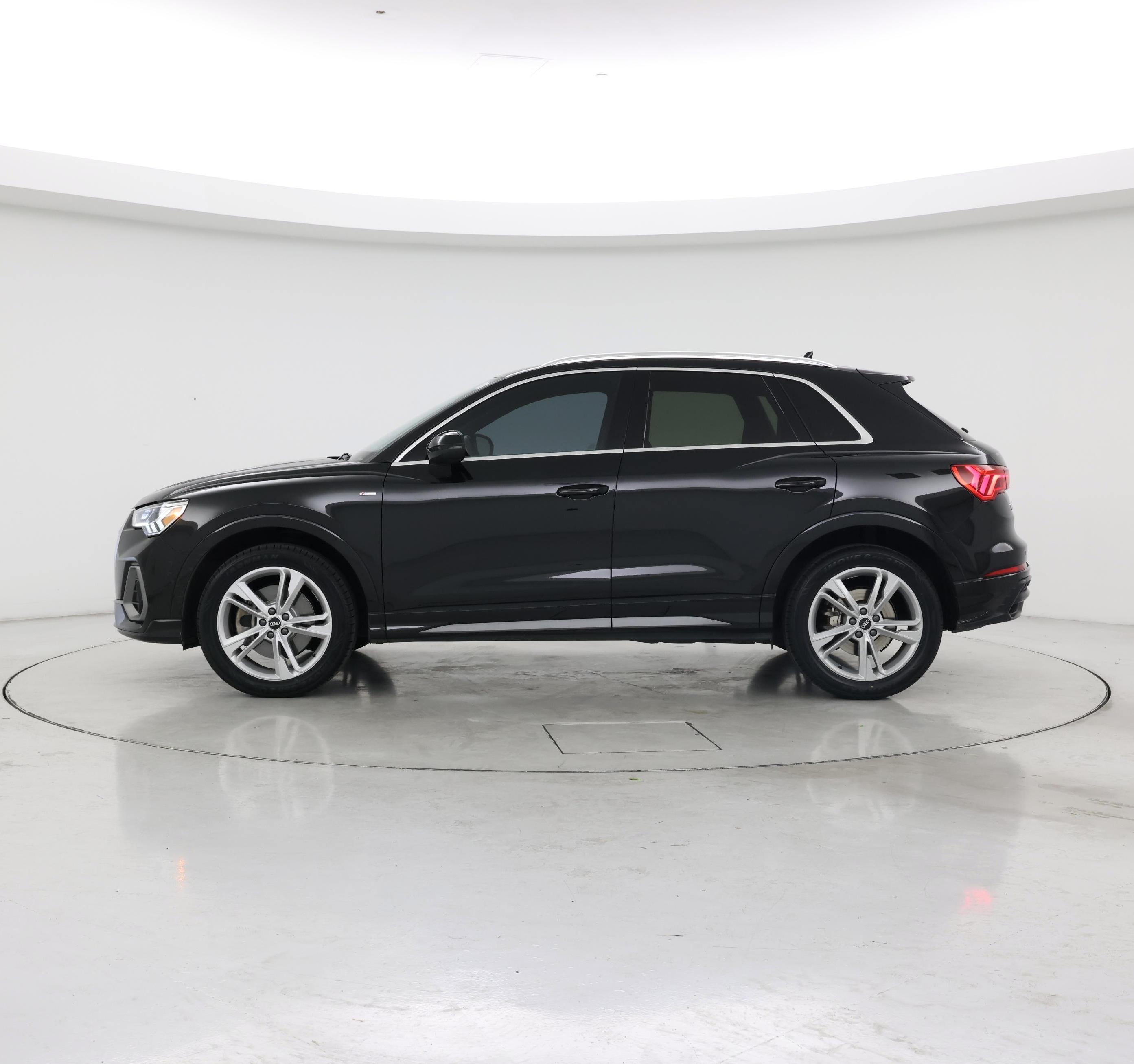 Thumbnail: 2022 Audi Q3 - 3