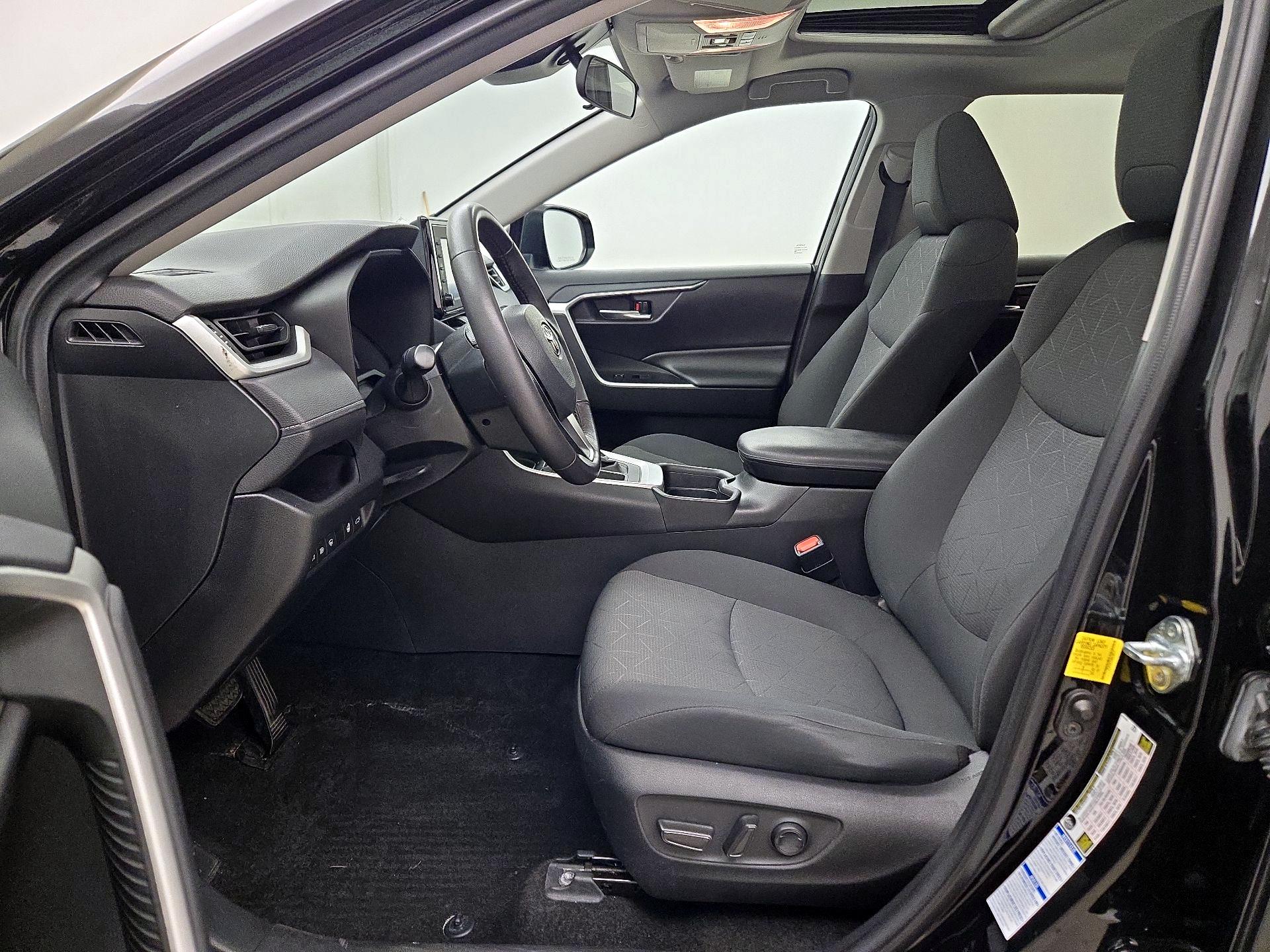 Thumbnail: 2021 Toyota RAV4 - 11