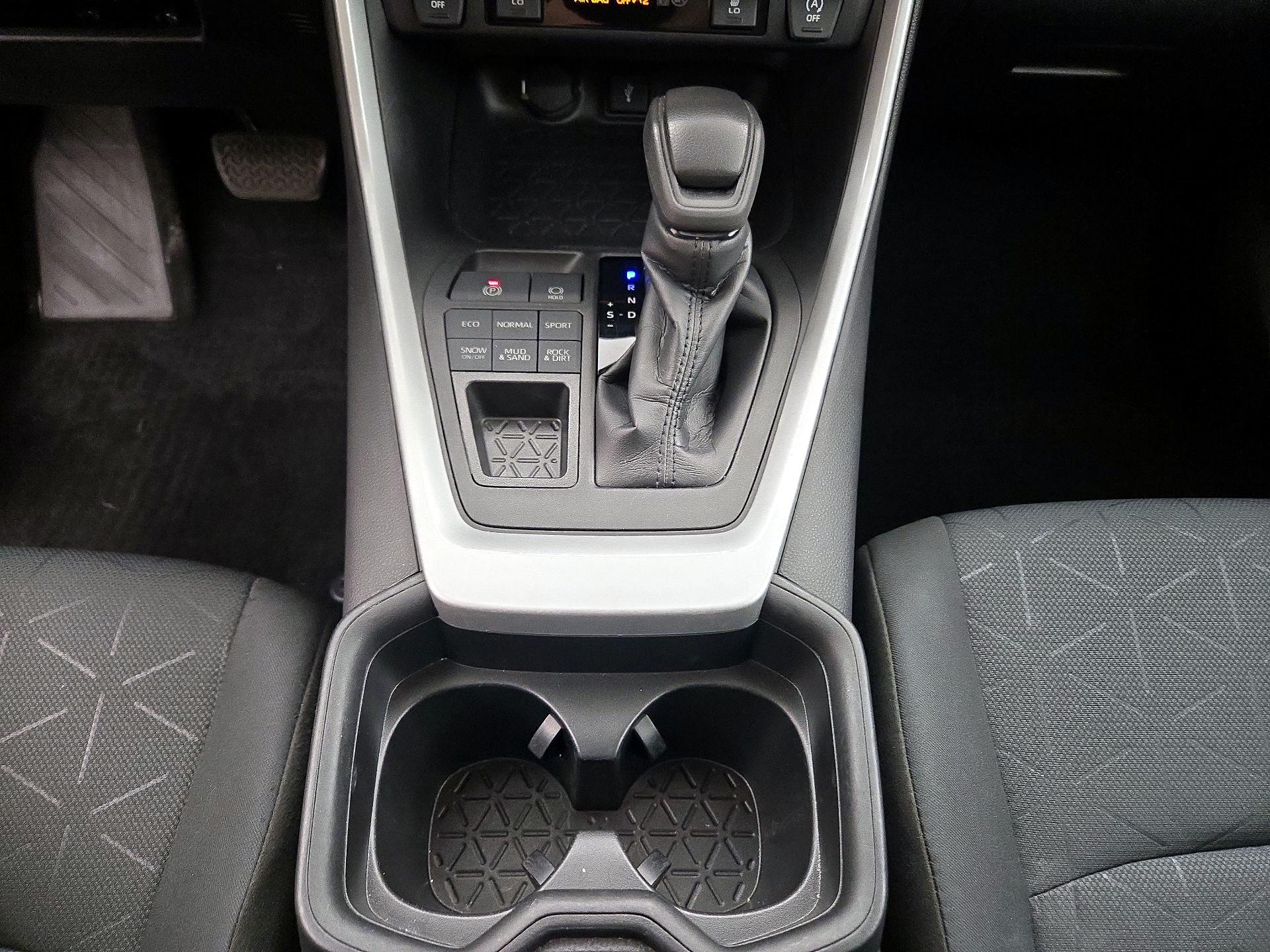 Thumbnail: 2021 Toyota RAV4 - 17