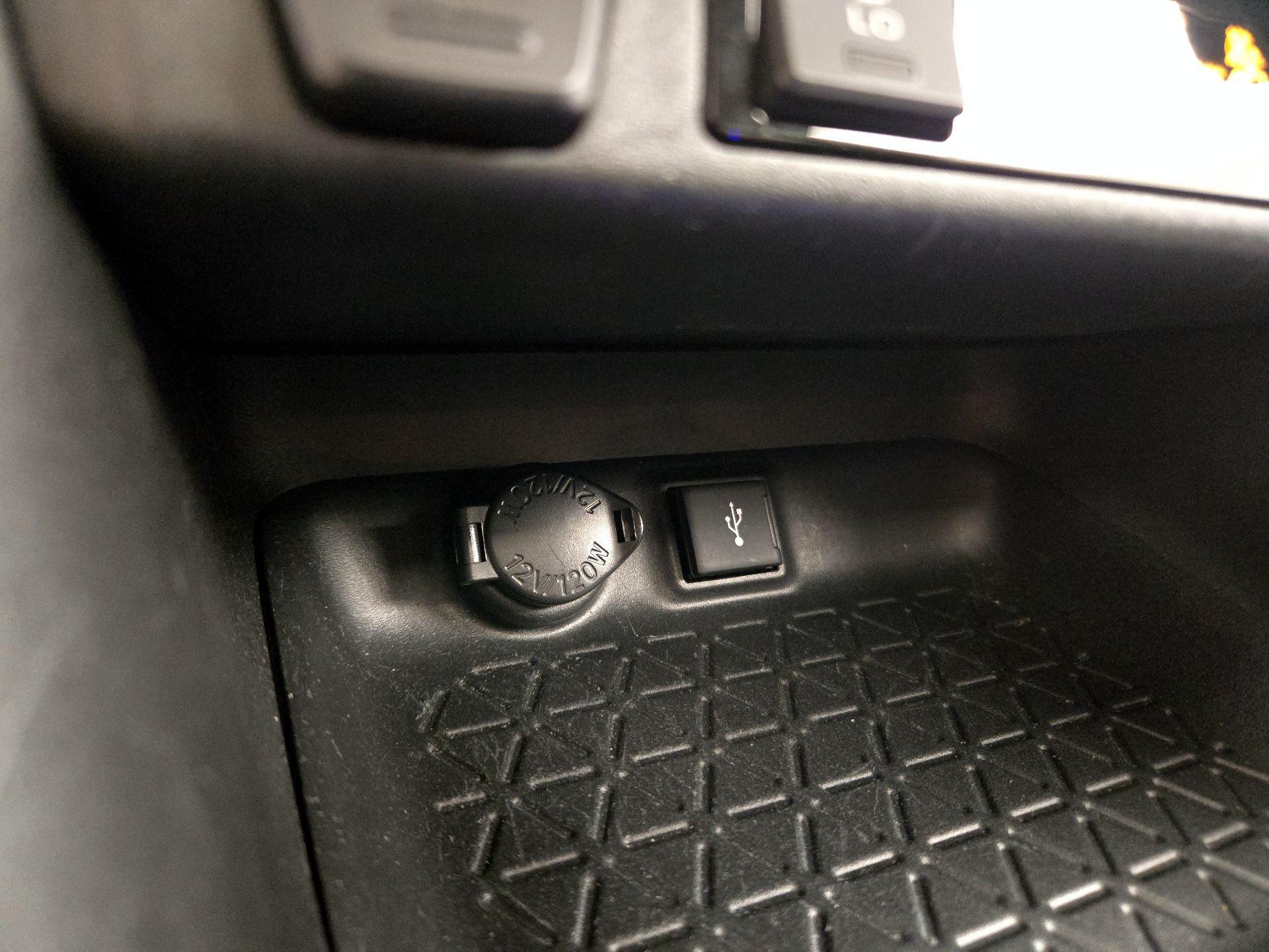 Thumbnail: 2021 Toyota RAV4 - 18