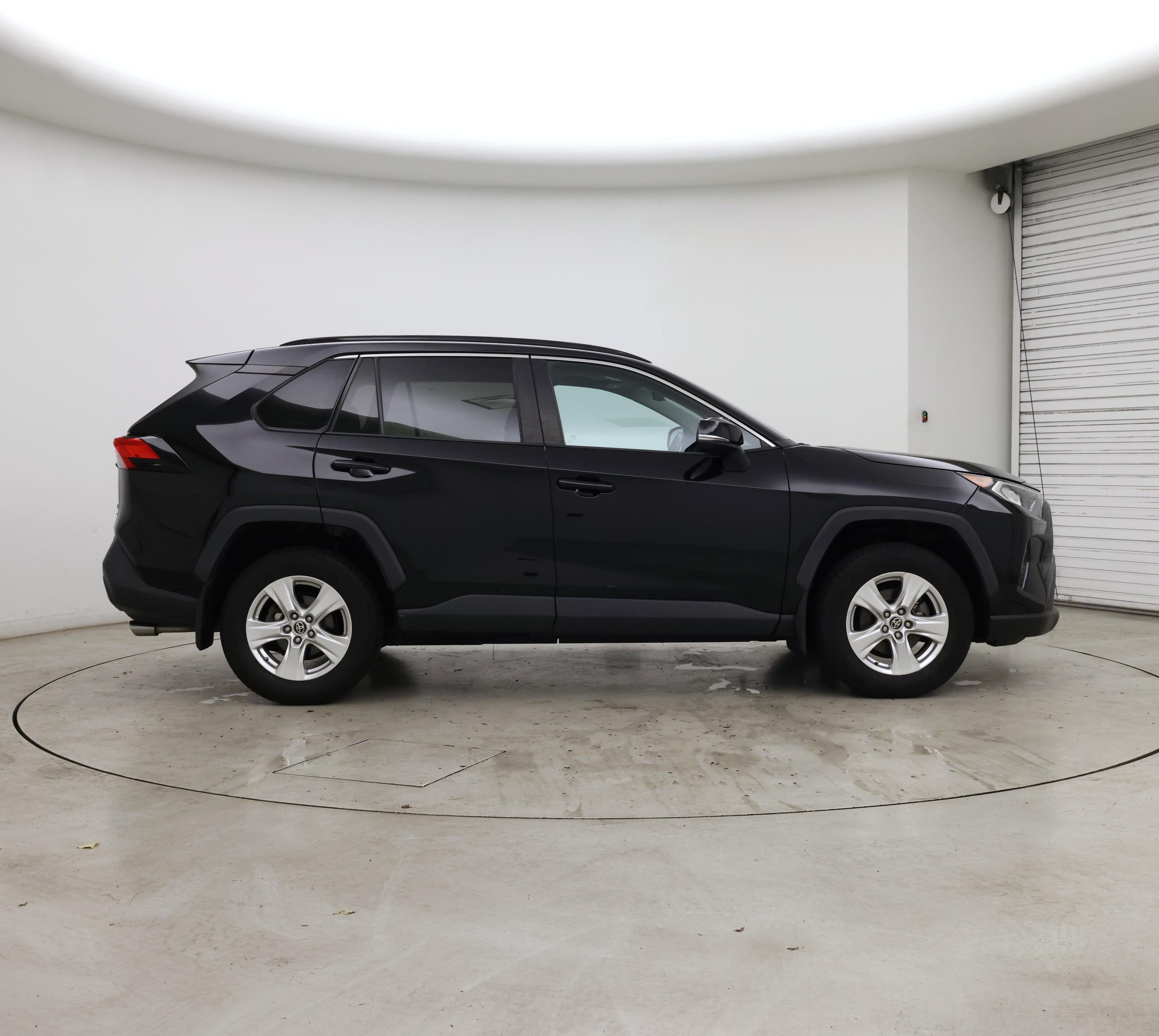Thumbnail: 2021 Toyota RAV4 - 7