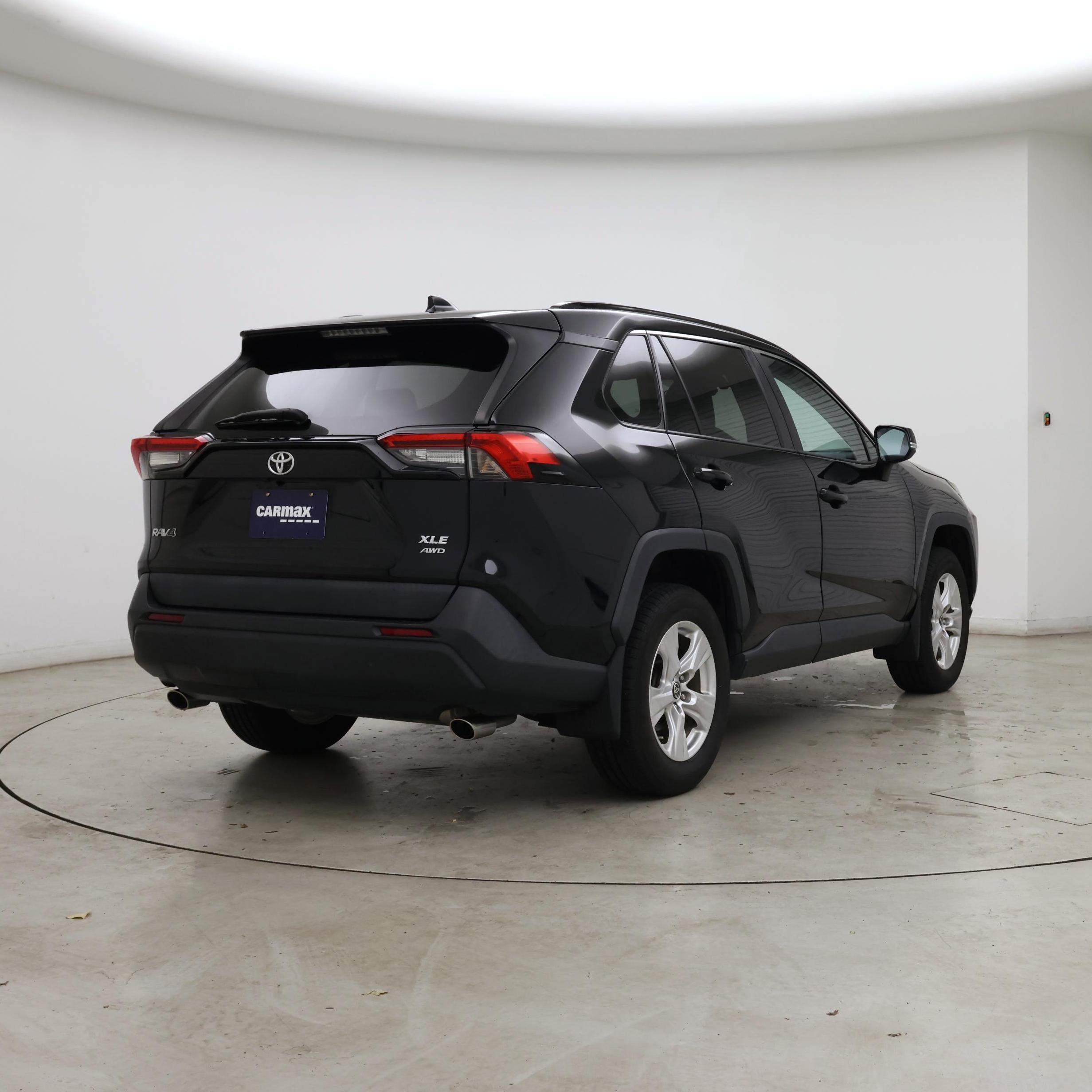 Thumbnail: 2021 Toyota RAV4 - 8