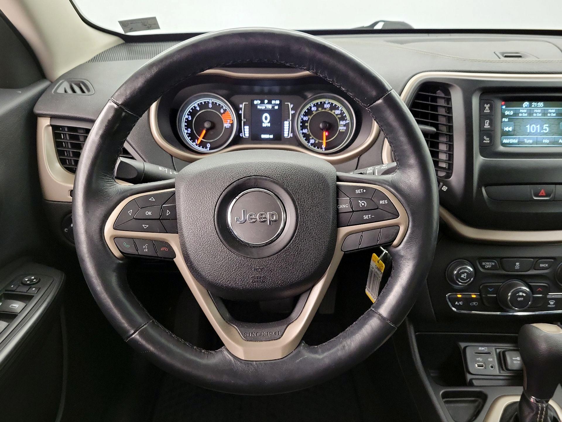 Thumbnail: 2016 Jeep Cherokee - 10