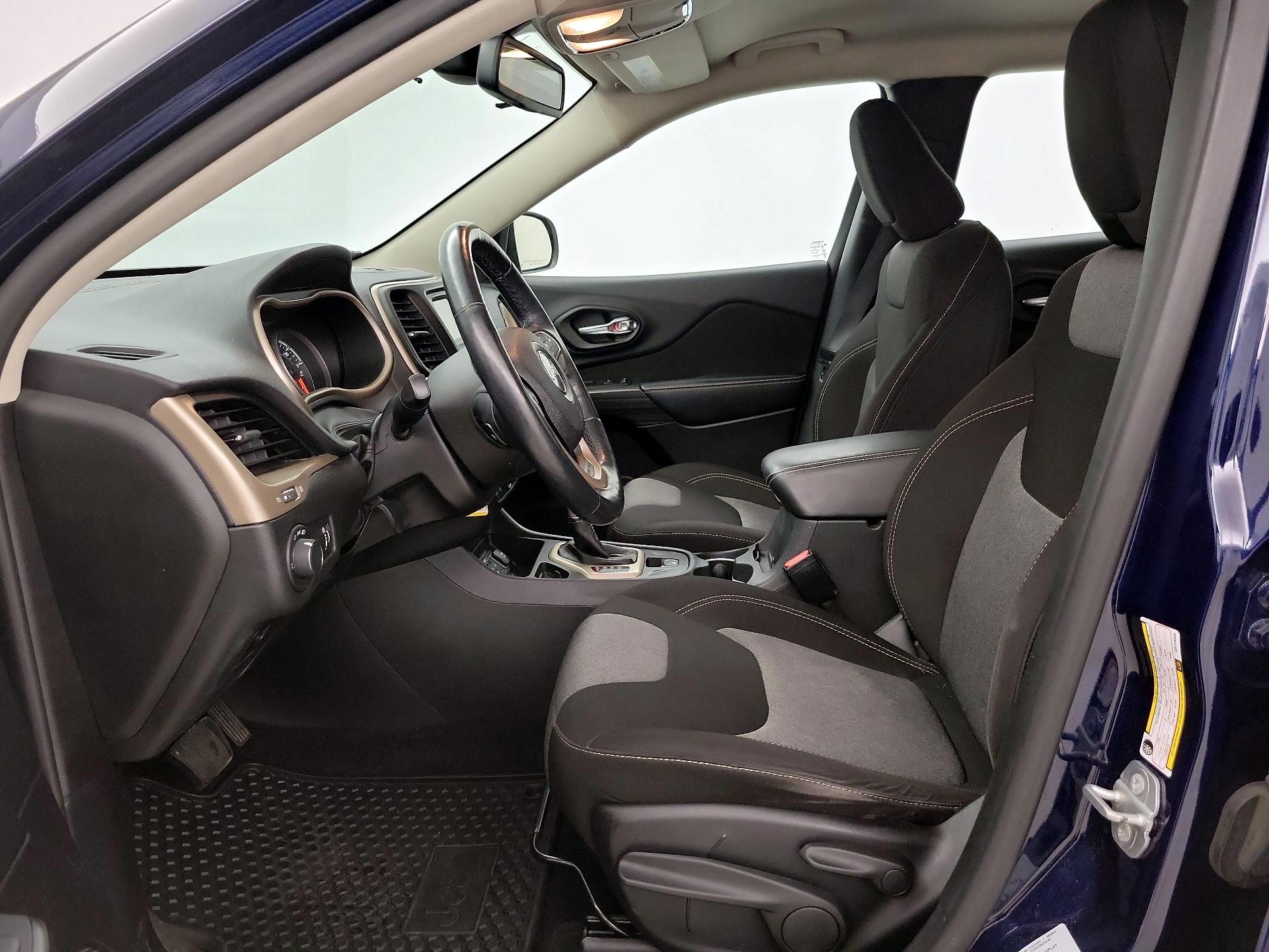 Thumbnail: 2016 Jeep Cherokee - 11