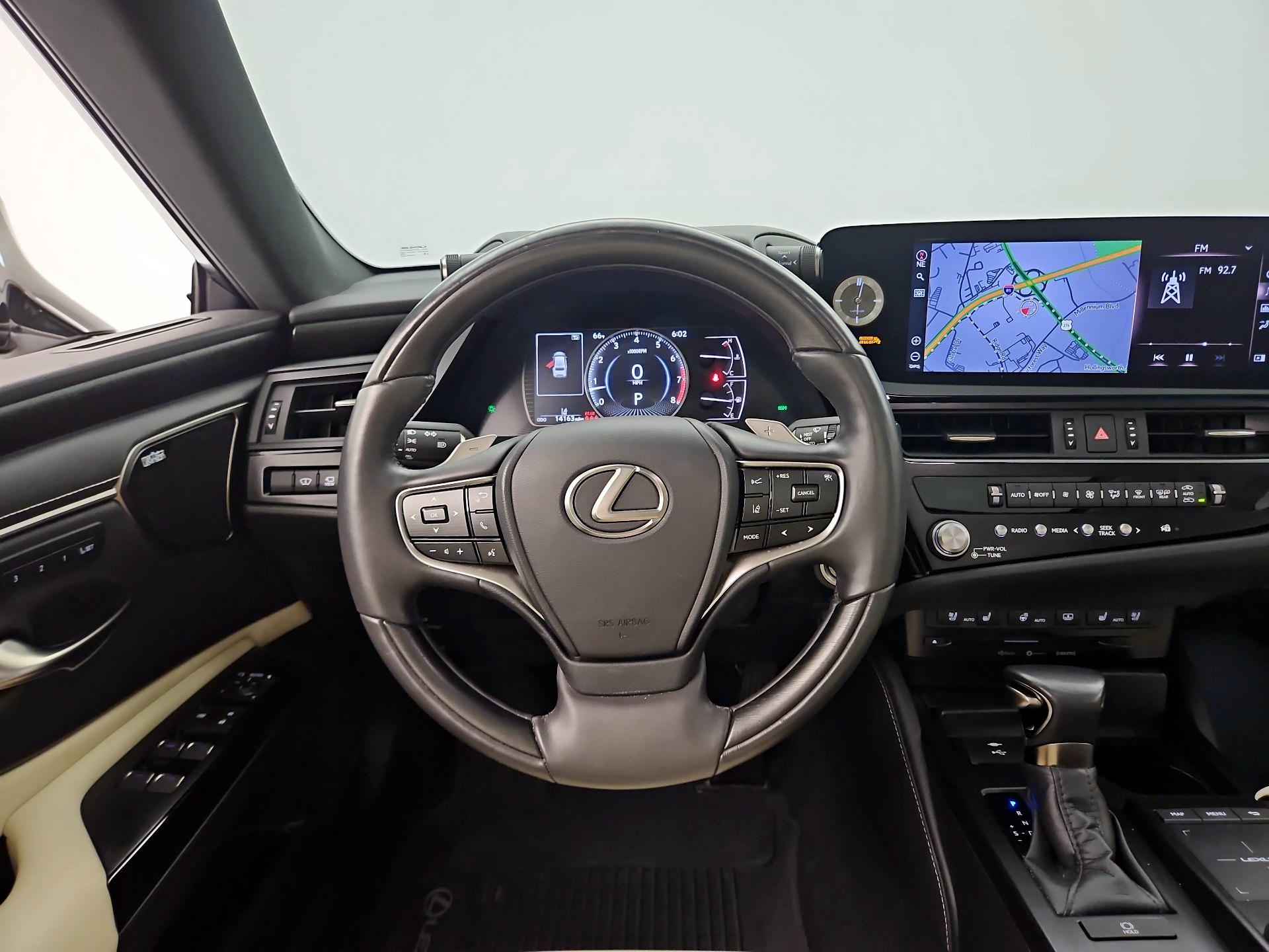 Thumbnail: 2022 Lexus ES - 10