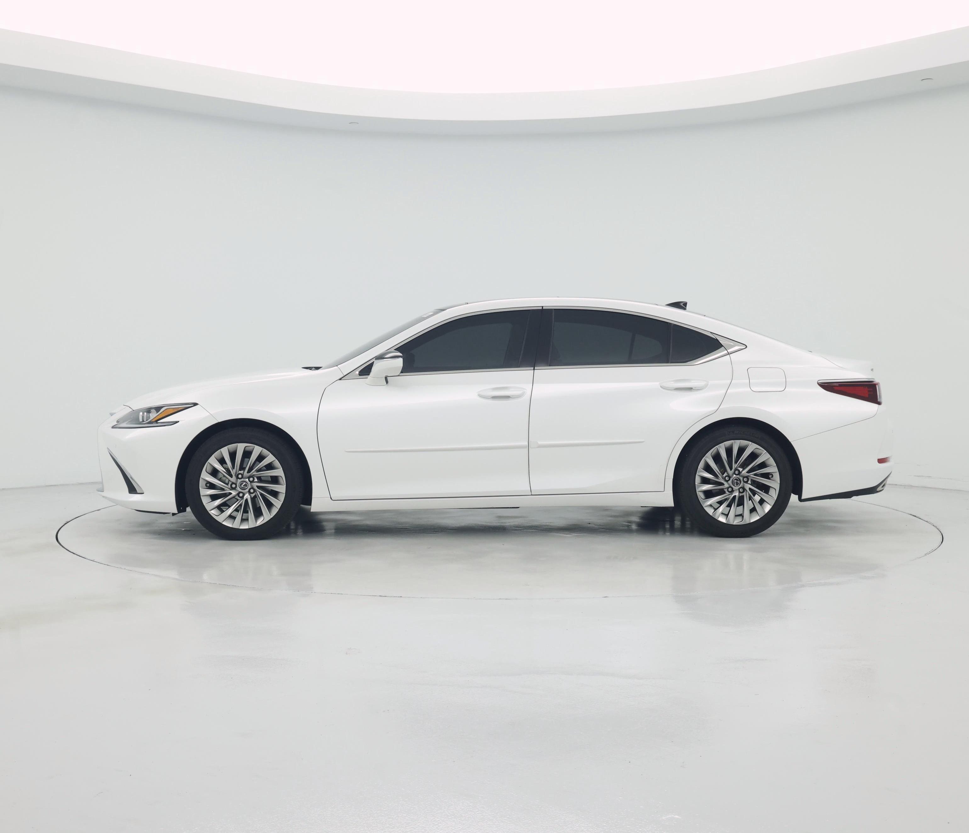 Thumbnail: 2022 Lexus ES - 3