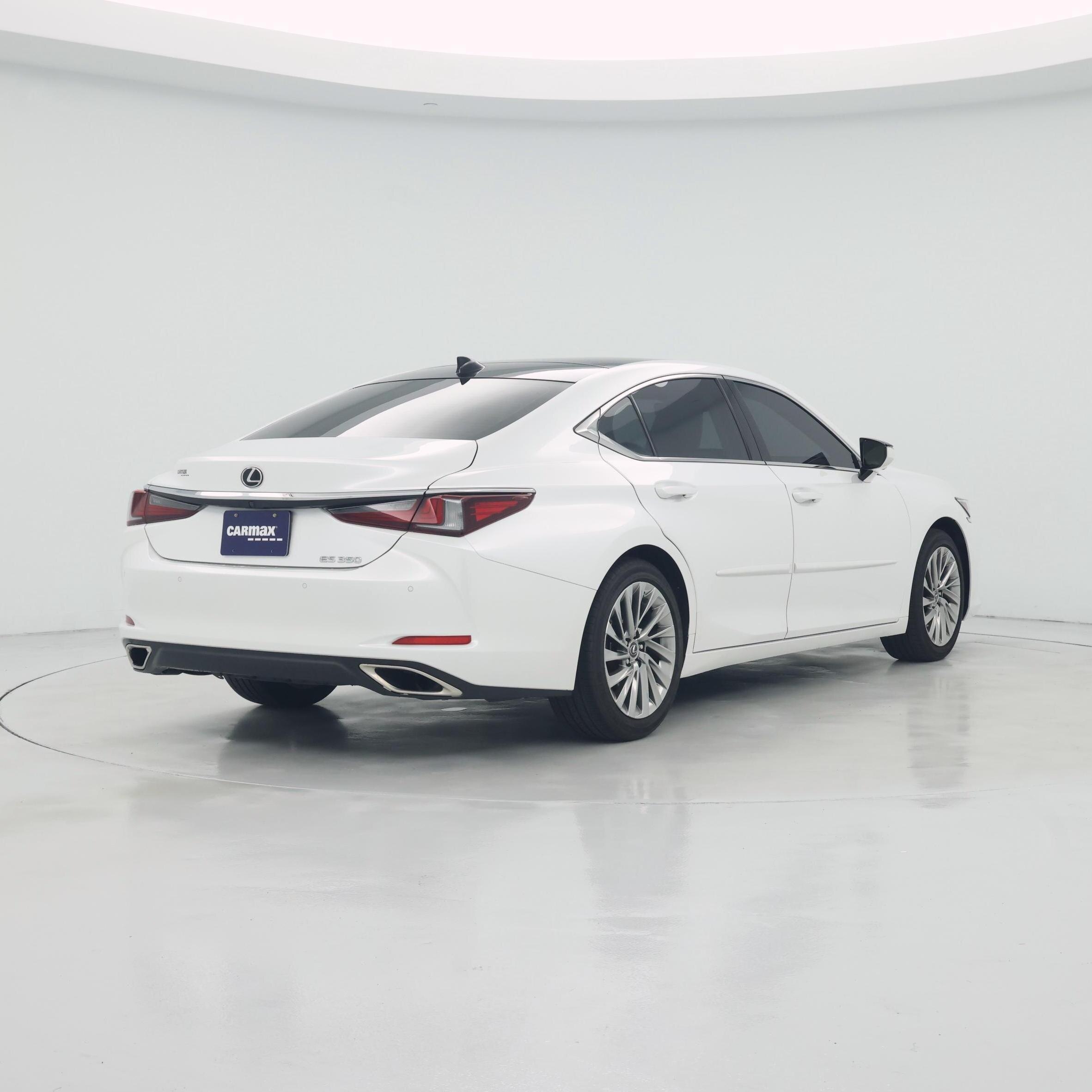 Thumbnail: 2022 Lexus ES - 8