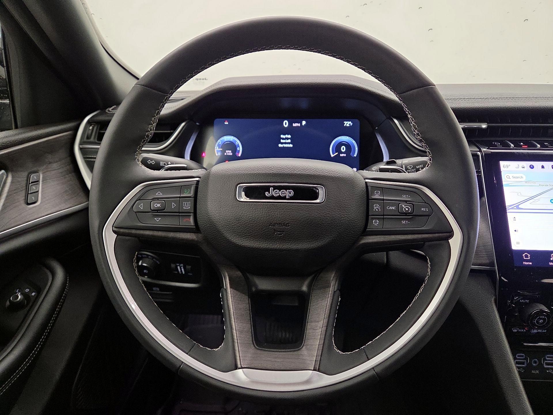 Thumbnail: 2024 Jeep Grand Cherokee - 10