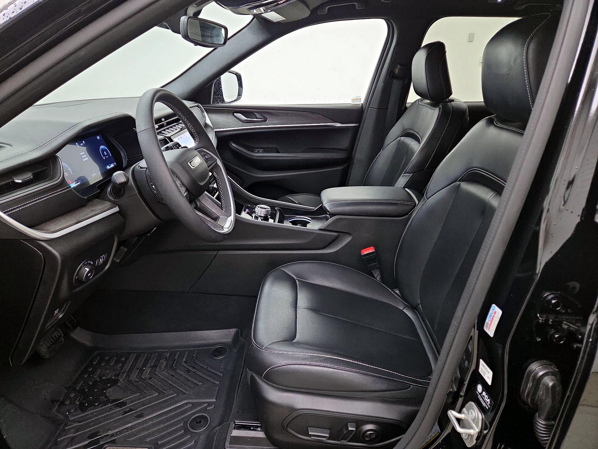 Thumbnail: 2024 Jeep Grand Cherokee - 11