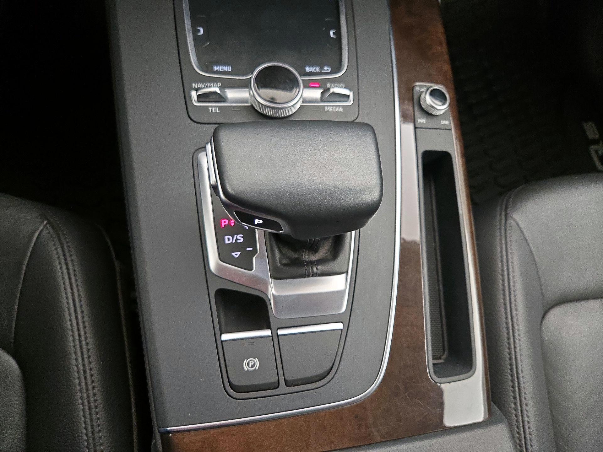 Thumbnail: 2019 Audi Q5 - 18