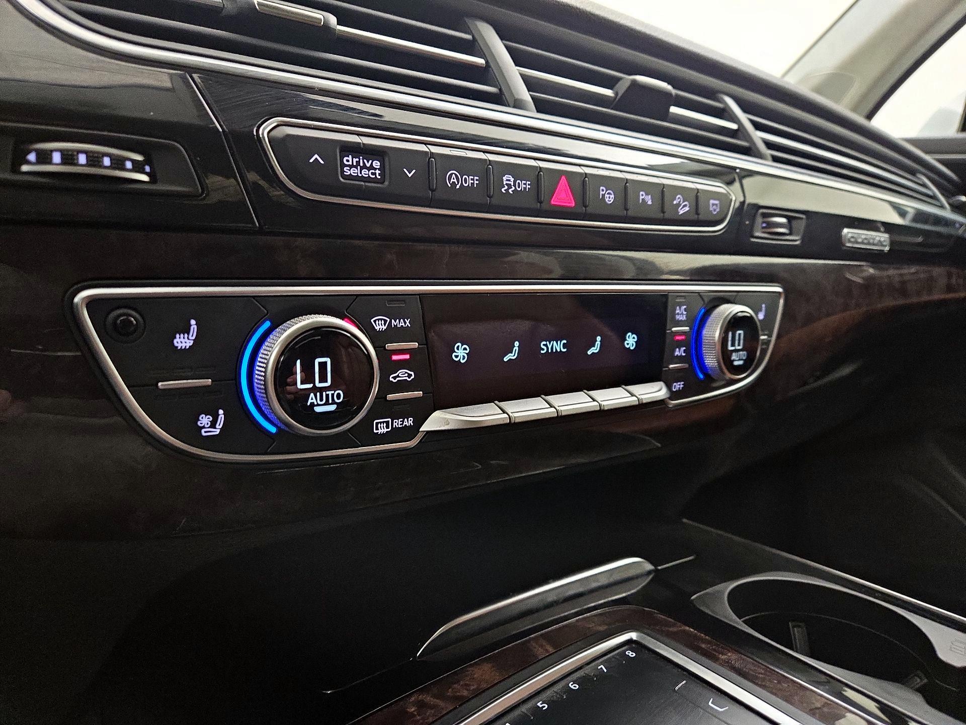 Thumbnail: 2019 Audi Q7 - 17