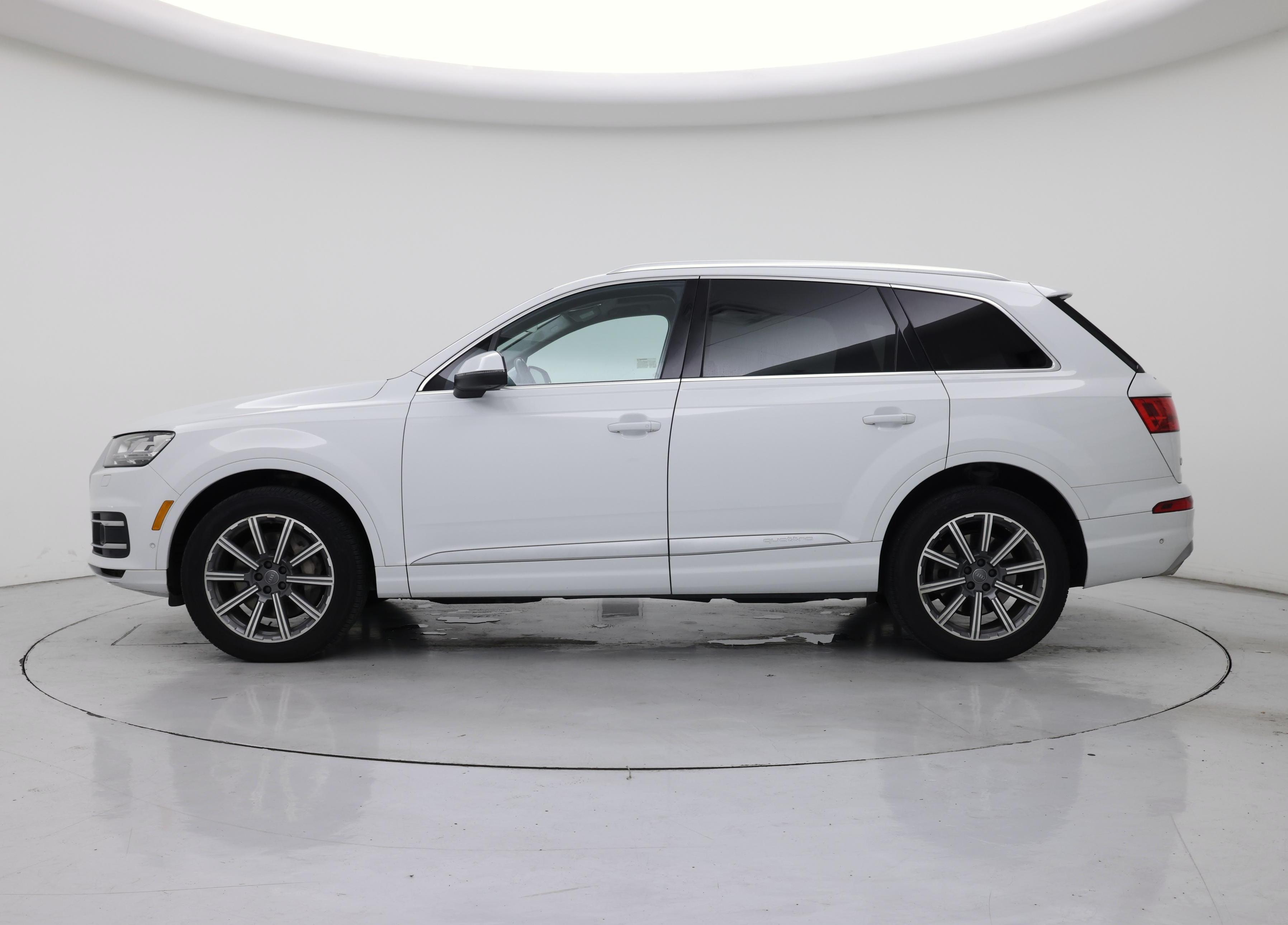 Thumbnail: 2019 Audi Q7 - 3