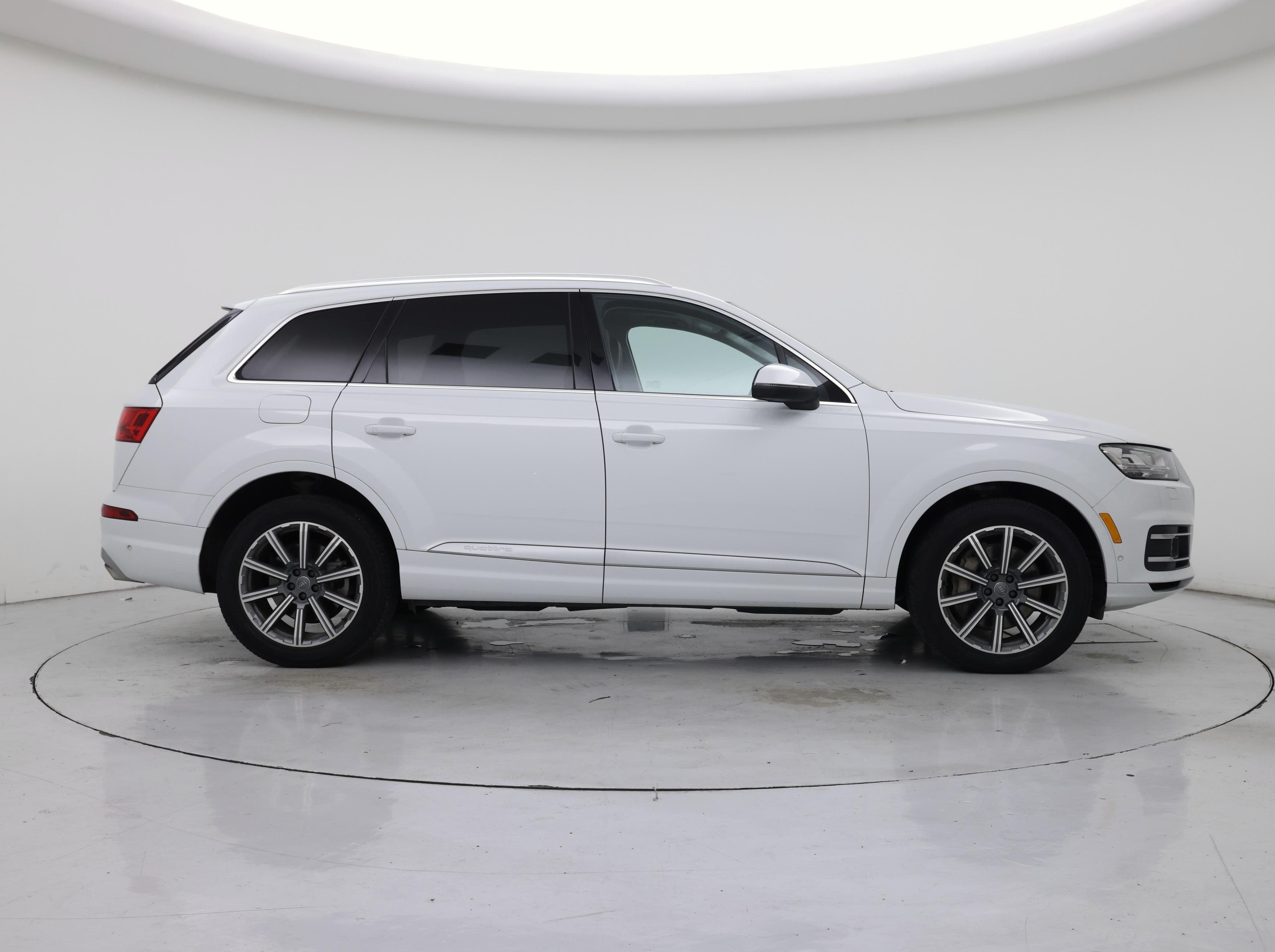 Thumbnail: 2019 Audi Q7 - 7