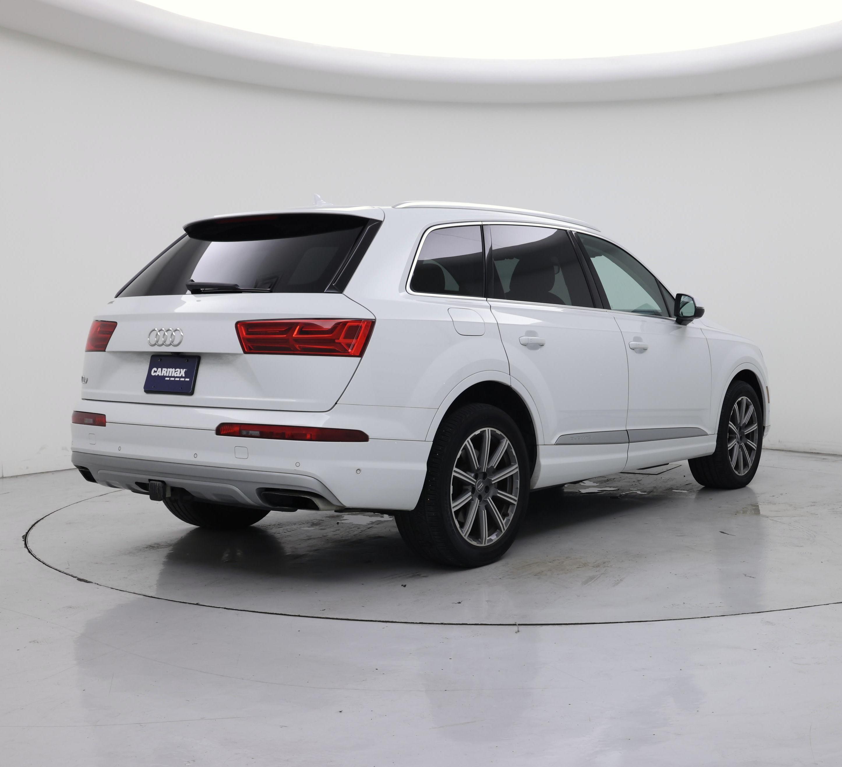 Thumbnail: 2019 Audi Q7 - 8
