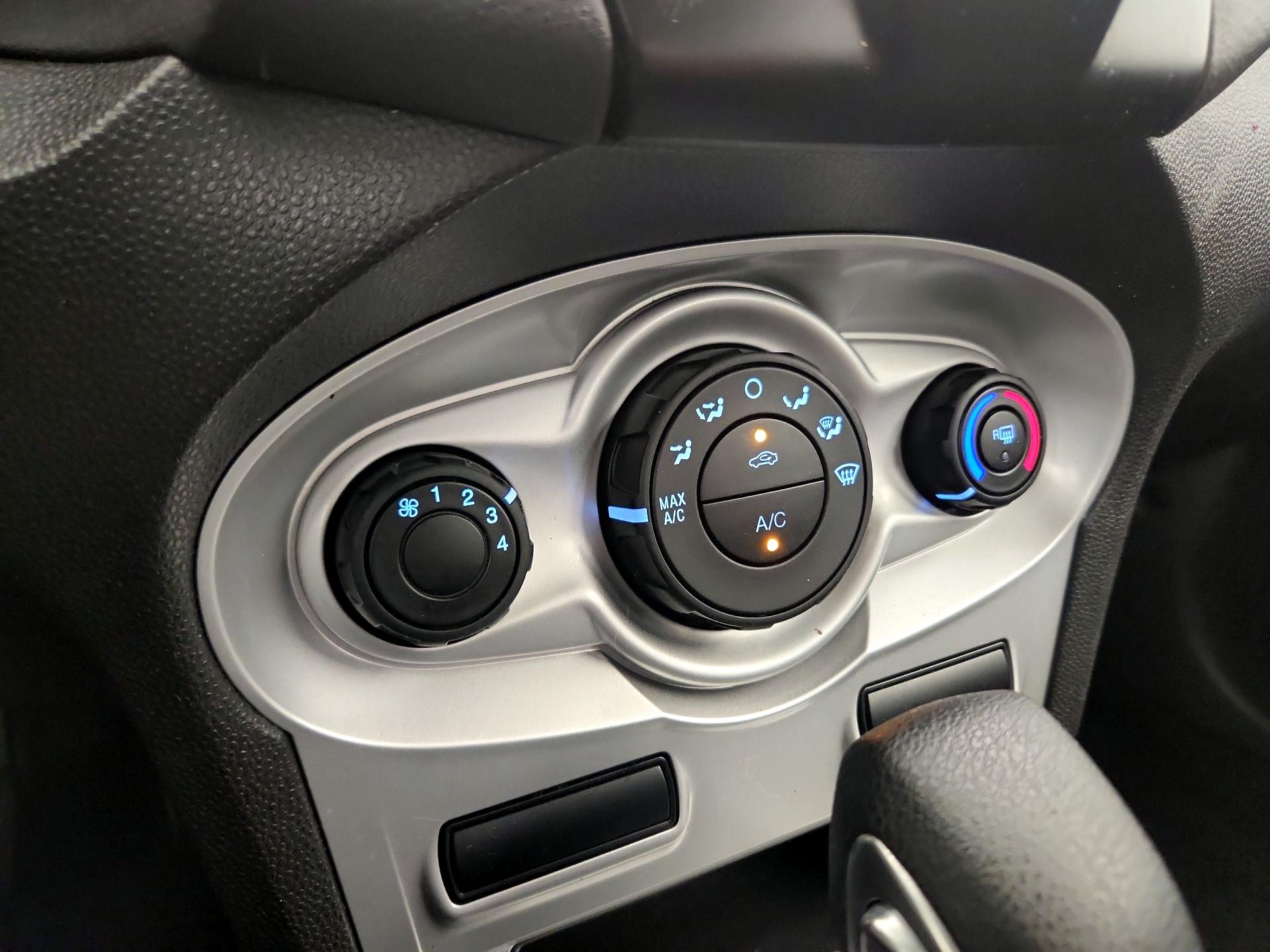 Thumbnail: 2019 Ford Fiesta - 16