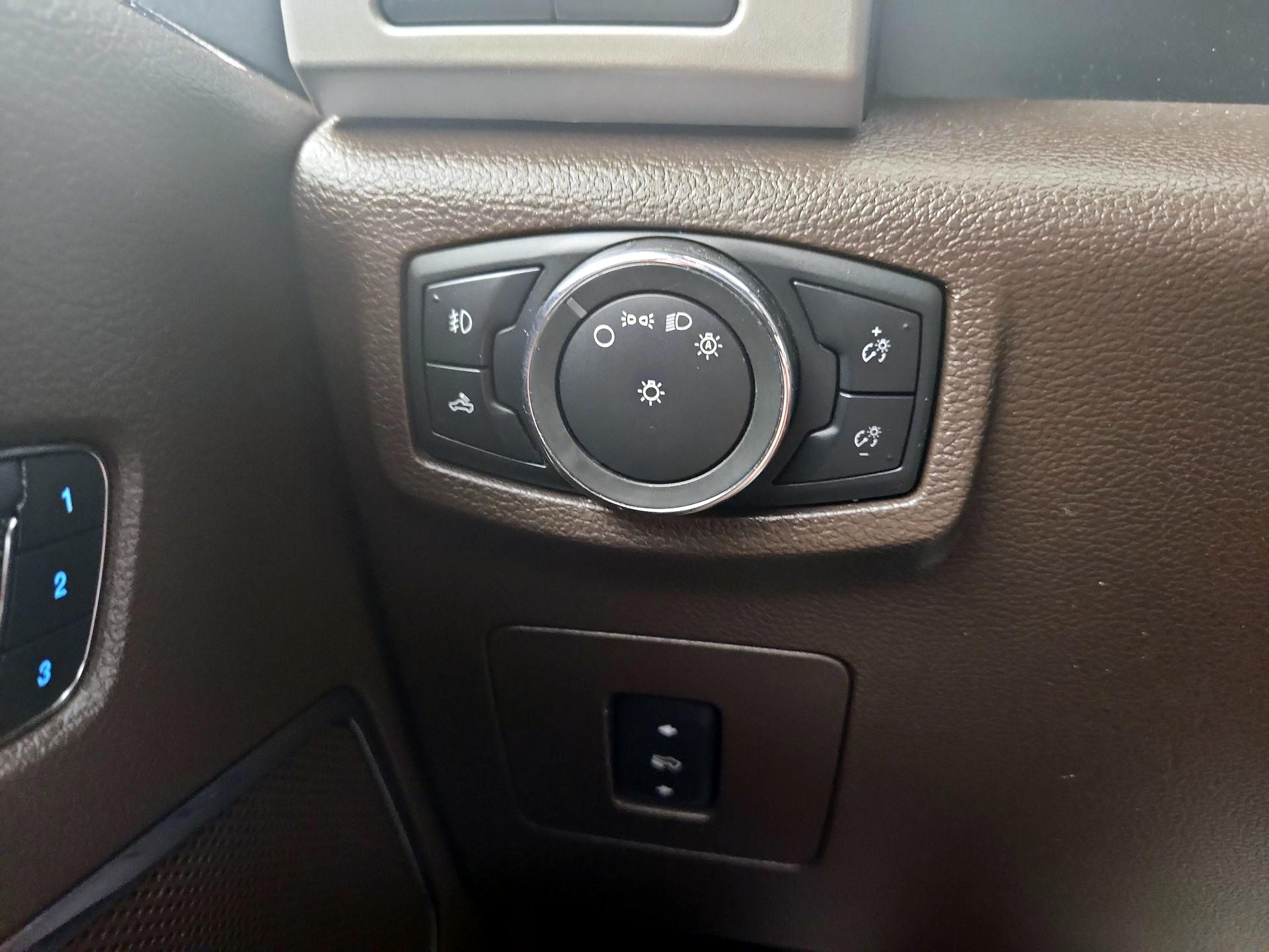 Thumbnail: 2015 Ford F-150 - 13
