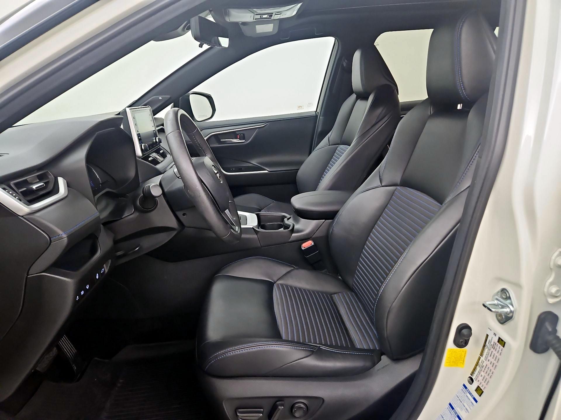 Thumbnail: 2021 Toyota RAV4 - 11