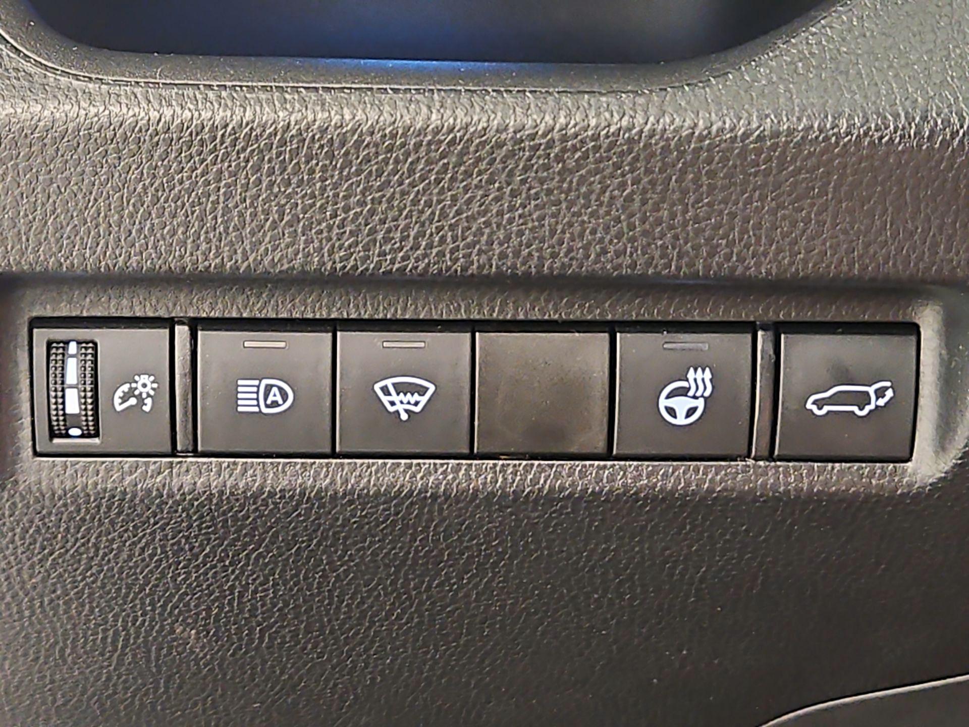 Thumbnail: 2021 Toyota RAV4 - 13