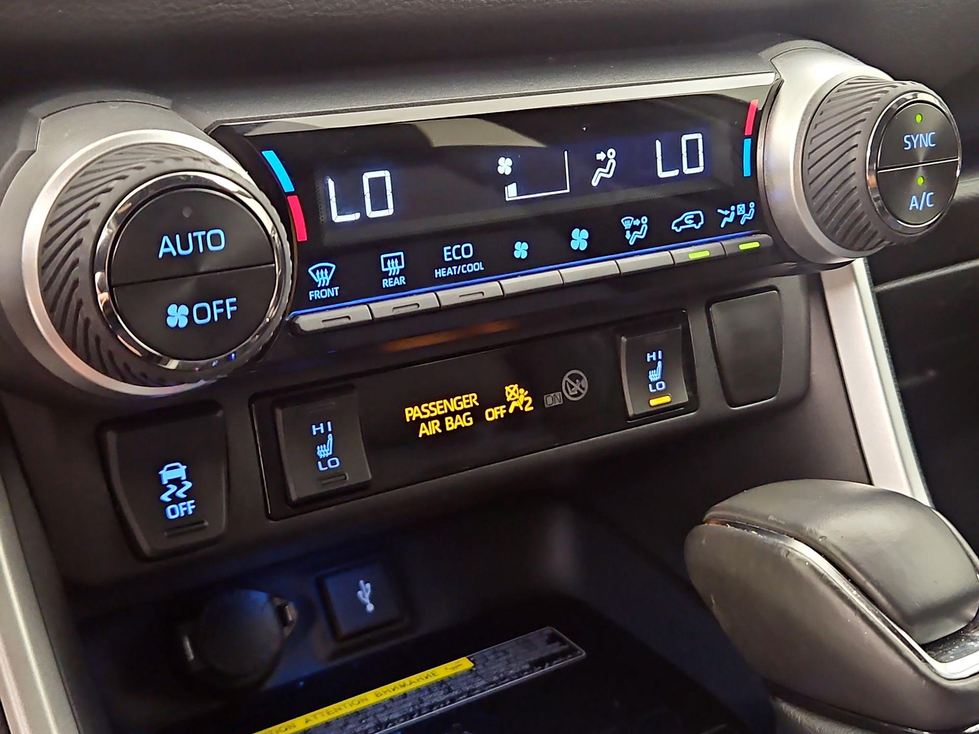 Thumbnail: 2021 Toyota RAV4 - 17