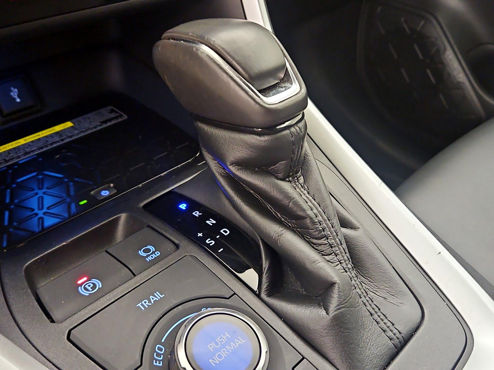 Thumbnail: 2021 Toyota RAV4 - 18