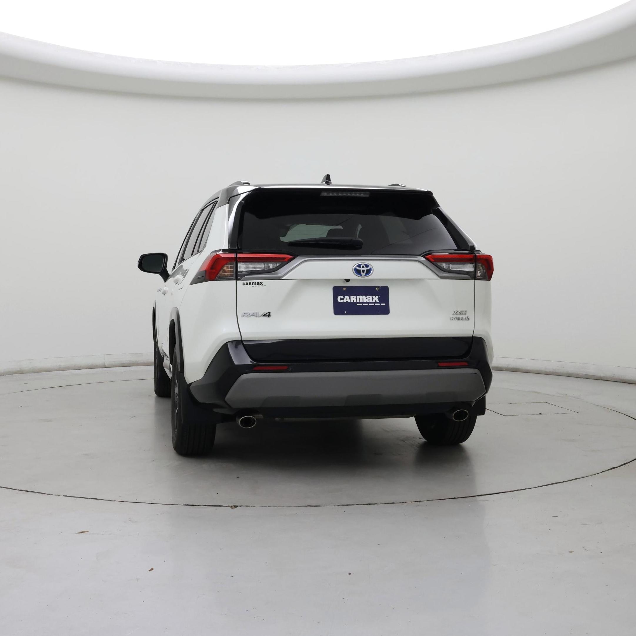 Thumbnail: 2021 Toyota RAV4 - 6