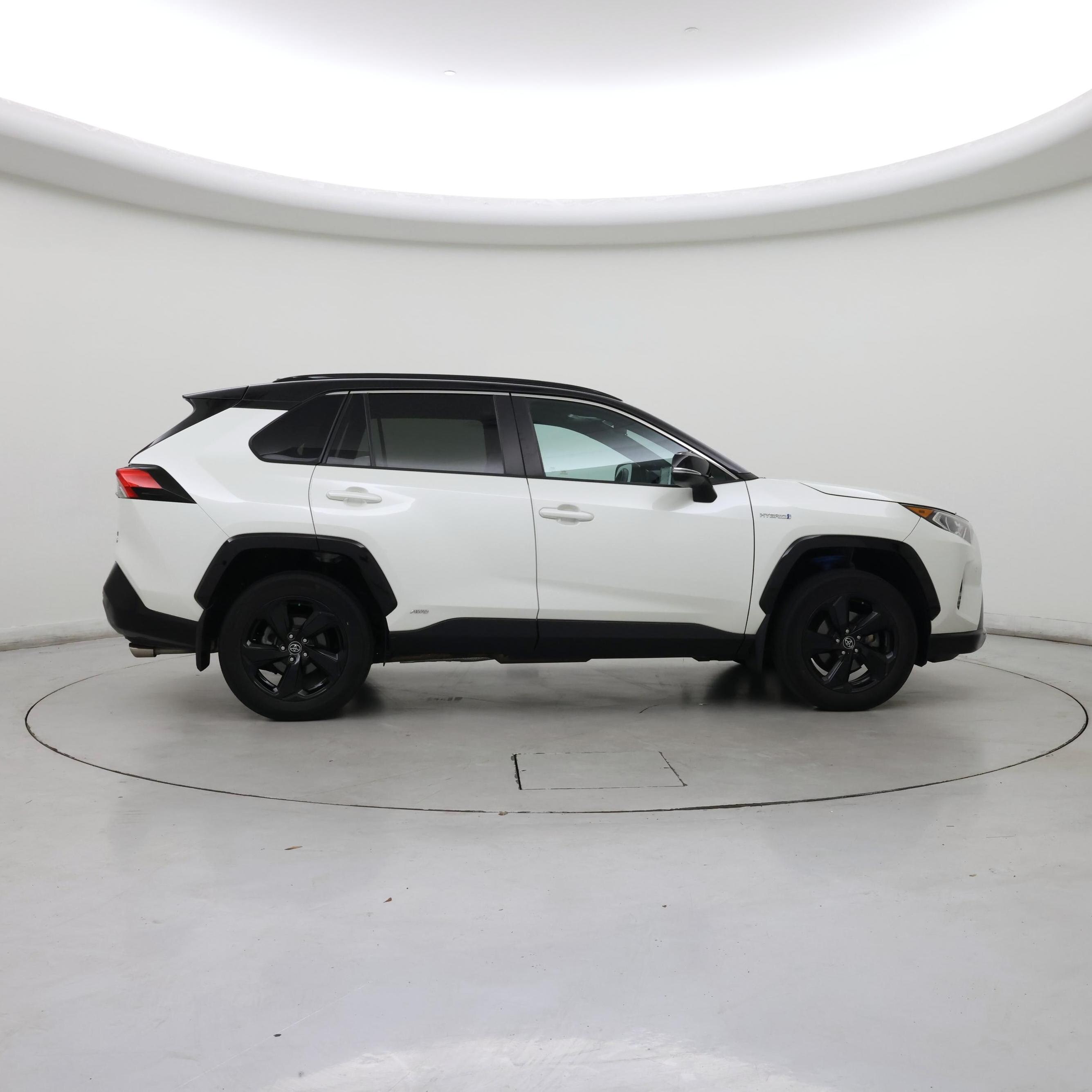 Thumbnail: 2021 Toyota RAV4 - 7