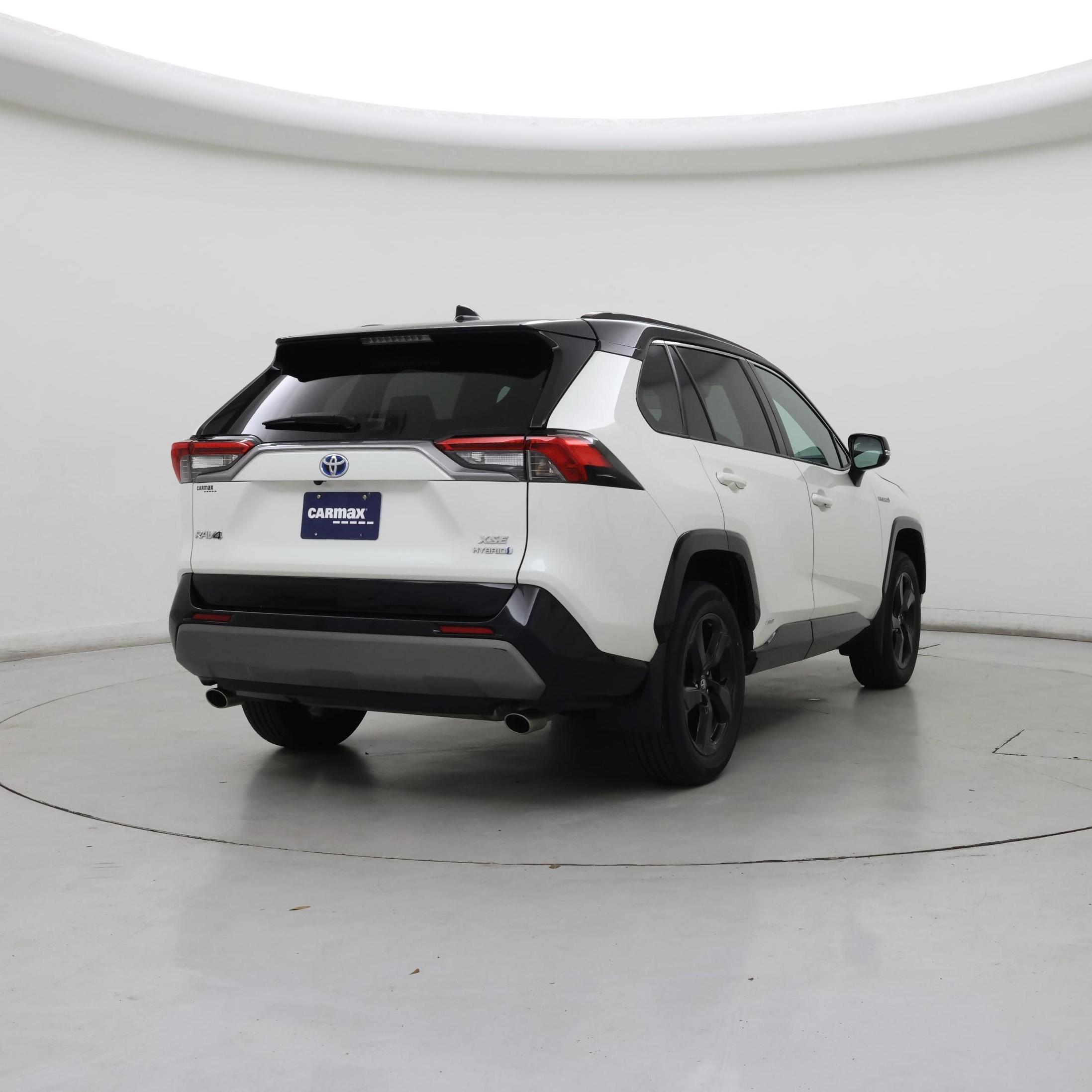 Thumbnail: 2021 Toyota RAV4 - 8
