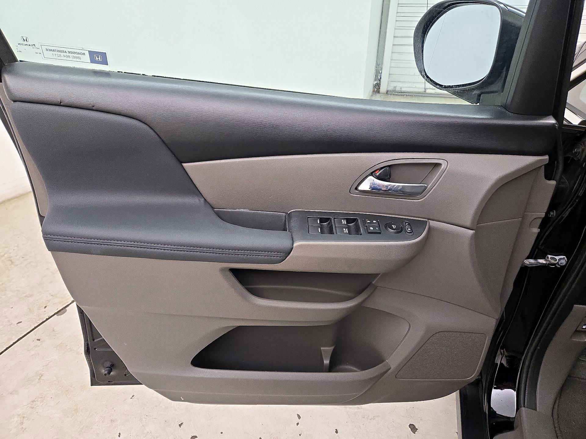 Thumbnail: 2017 Honda Odyssey - 12