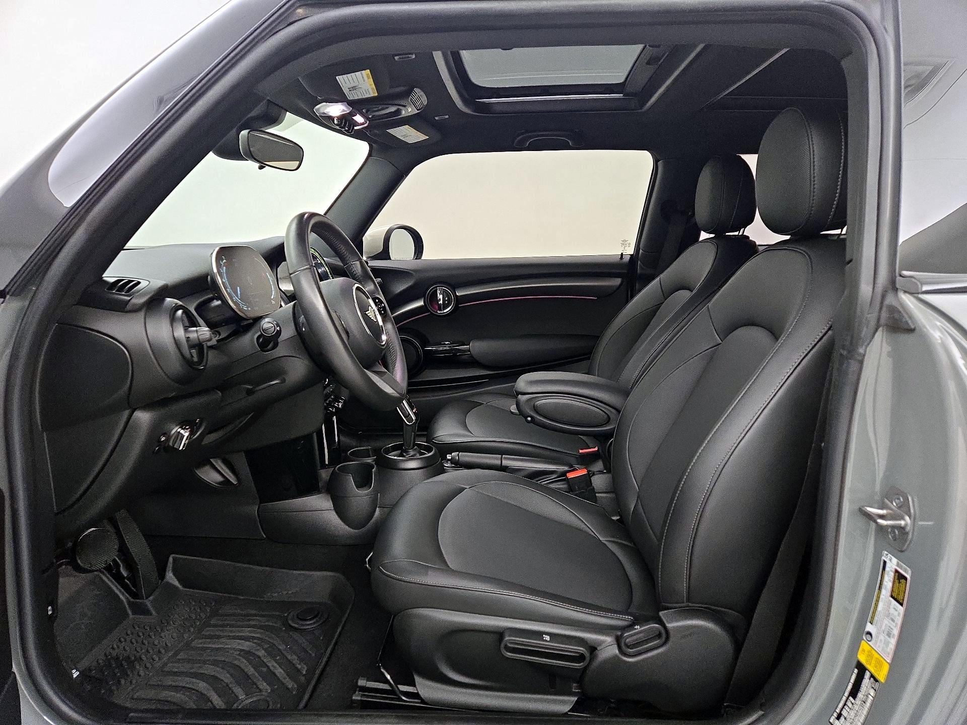 Thumbnail: 2022 MINI Cooper Hardtop - 11