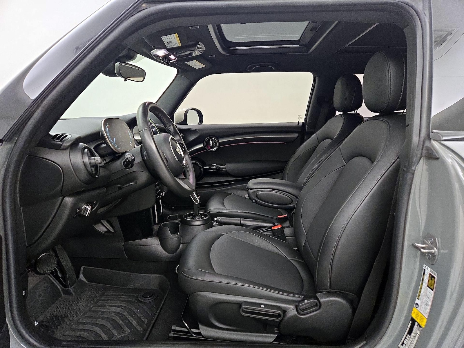 2022 MINI Hardtop 2 Door - Photo 12