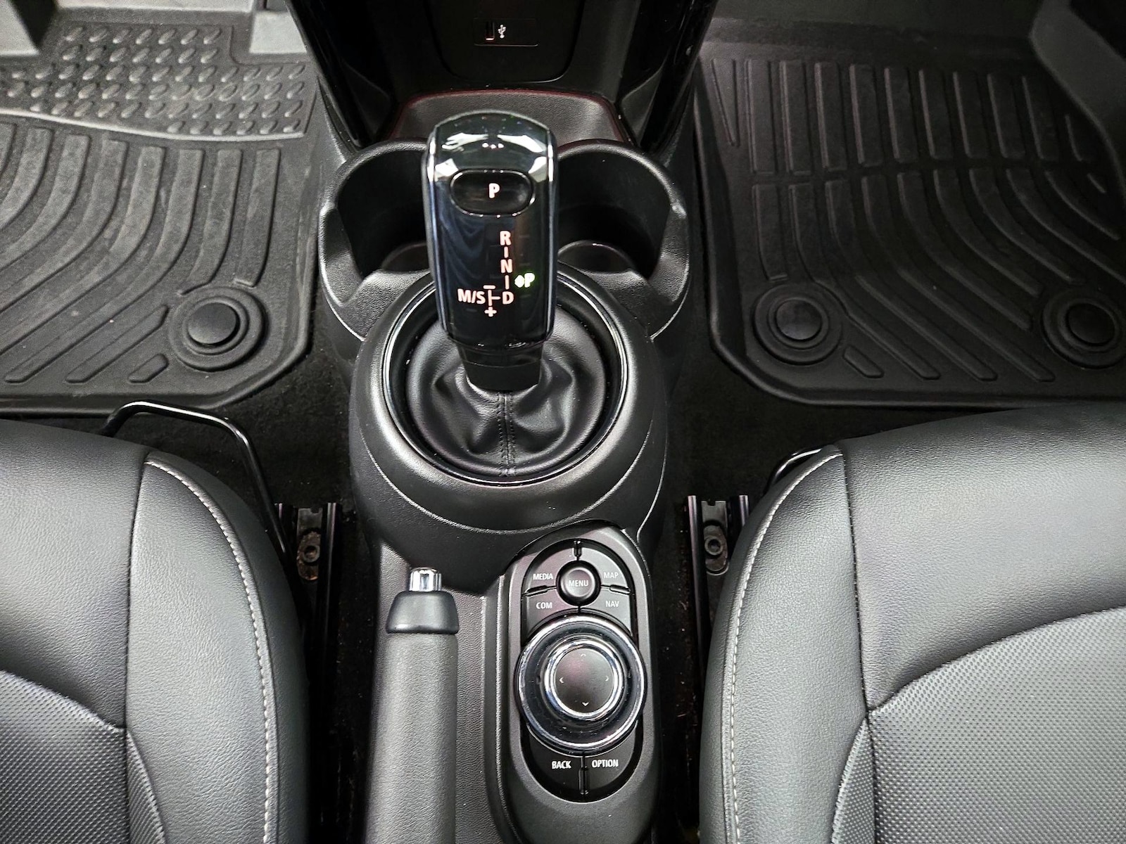 2022 MINI Hardtop 2 Door - Photo 19
