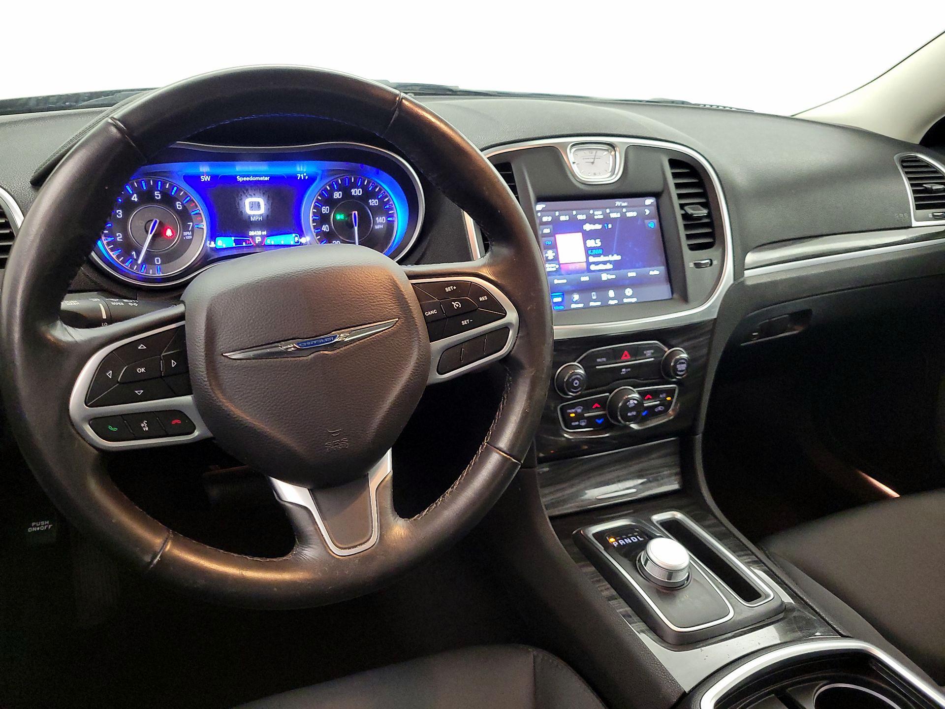 Thumbnail: 2021 Chrysler 300 - 9