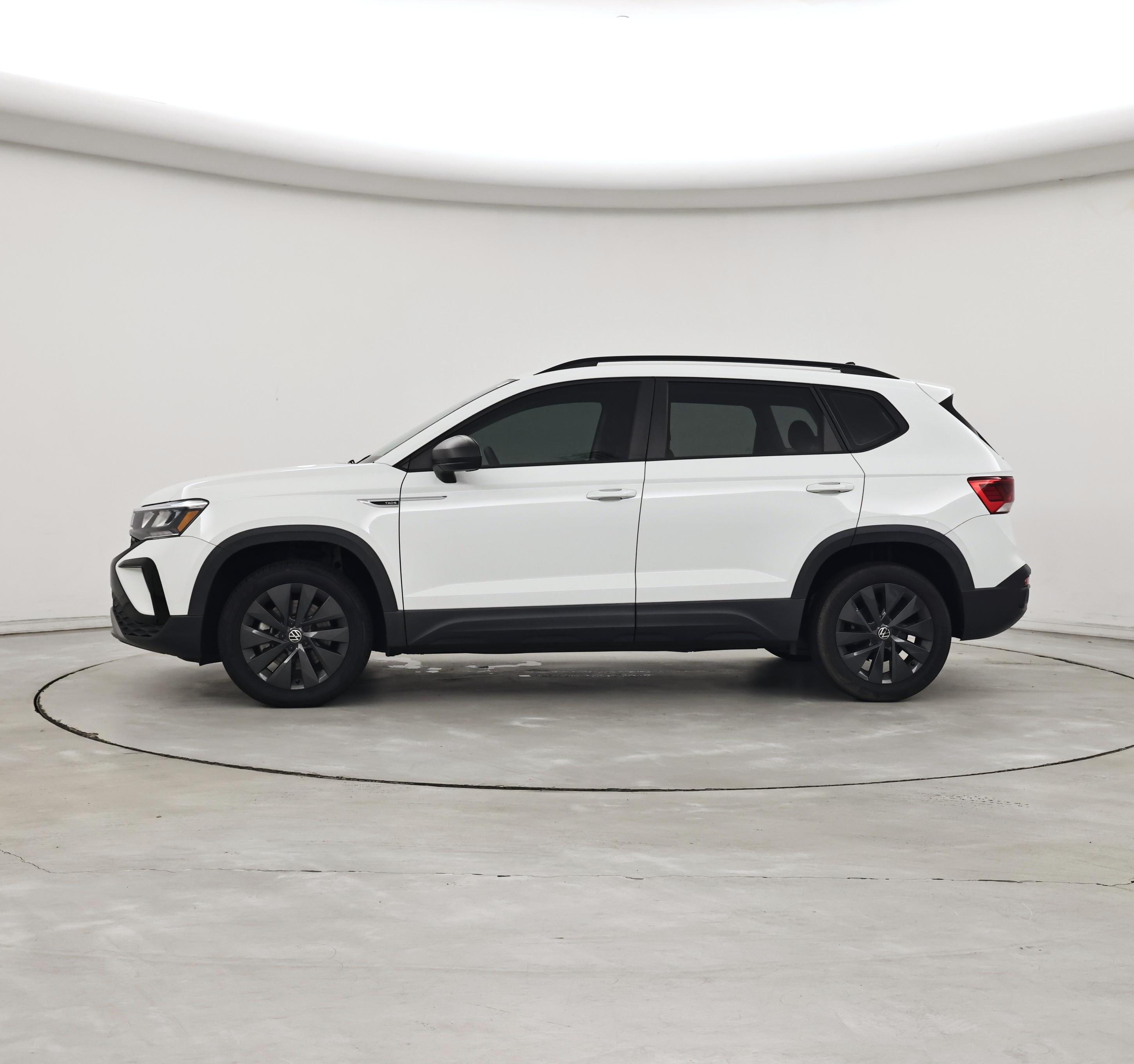Thumbnail: 2022 Volkswagen Taos - 3