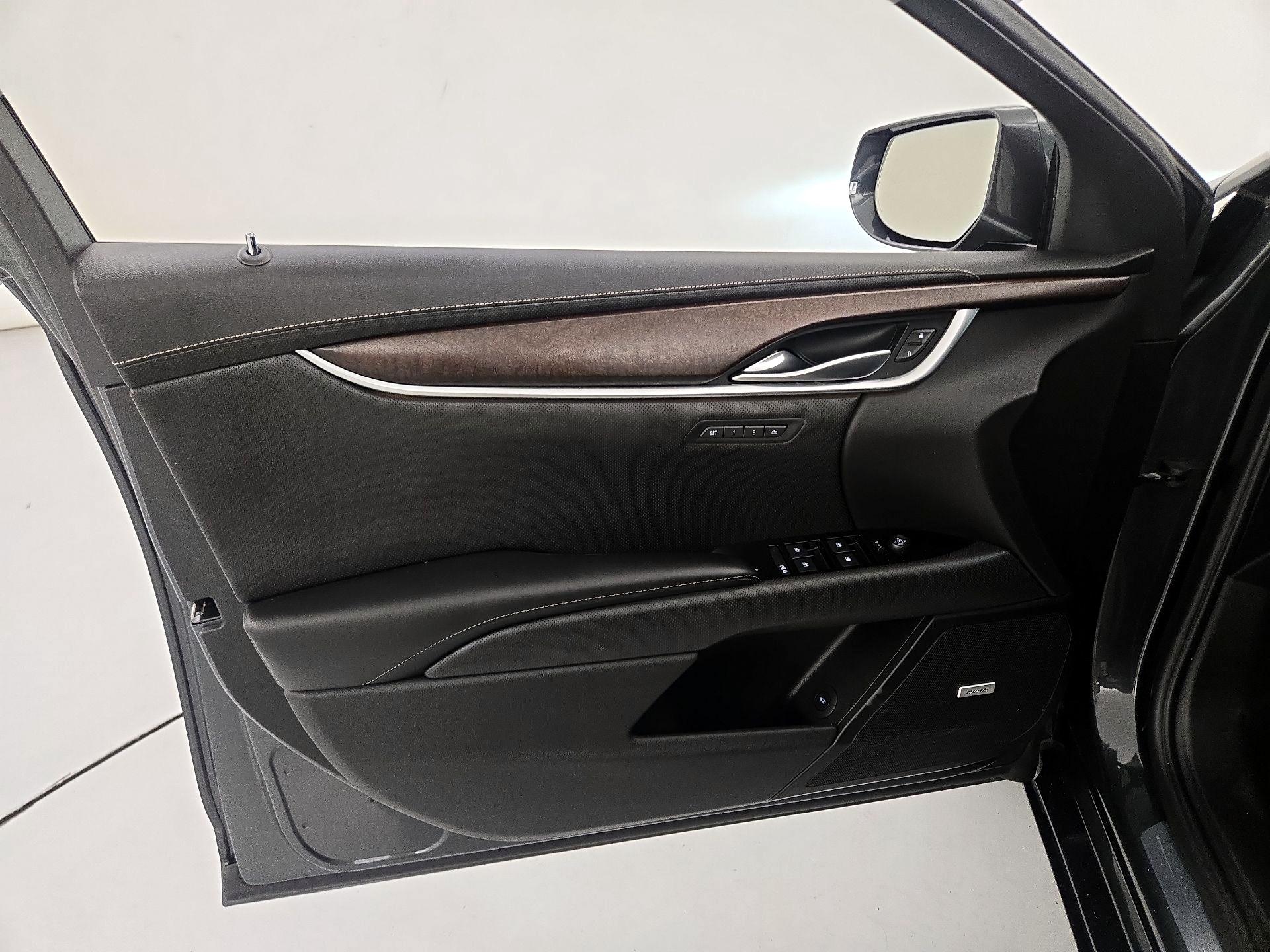 Thumbnail: 2018 Cadillac XTS - 12