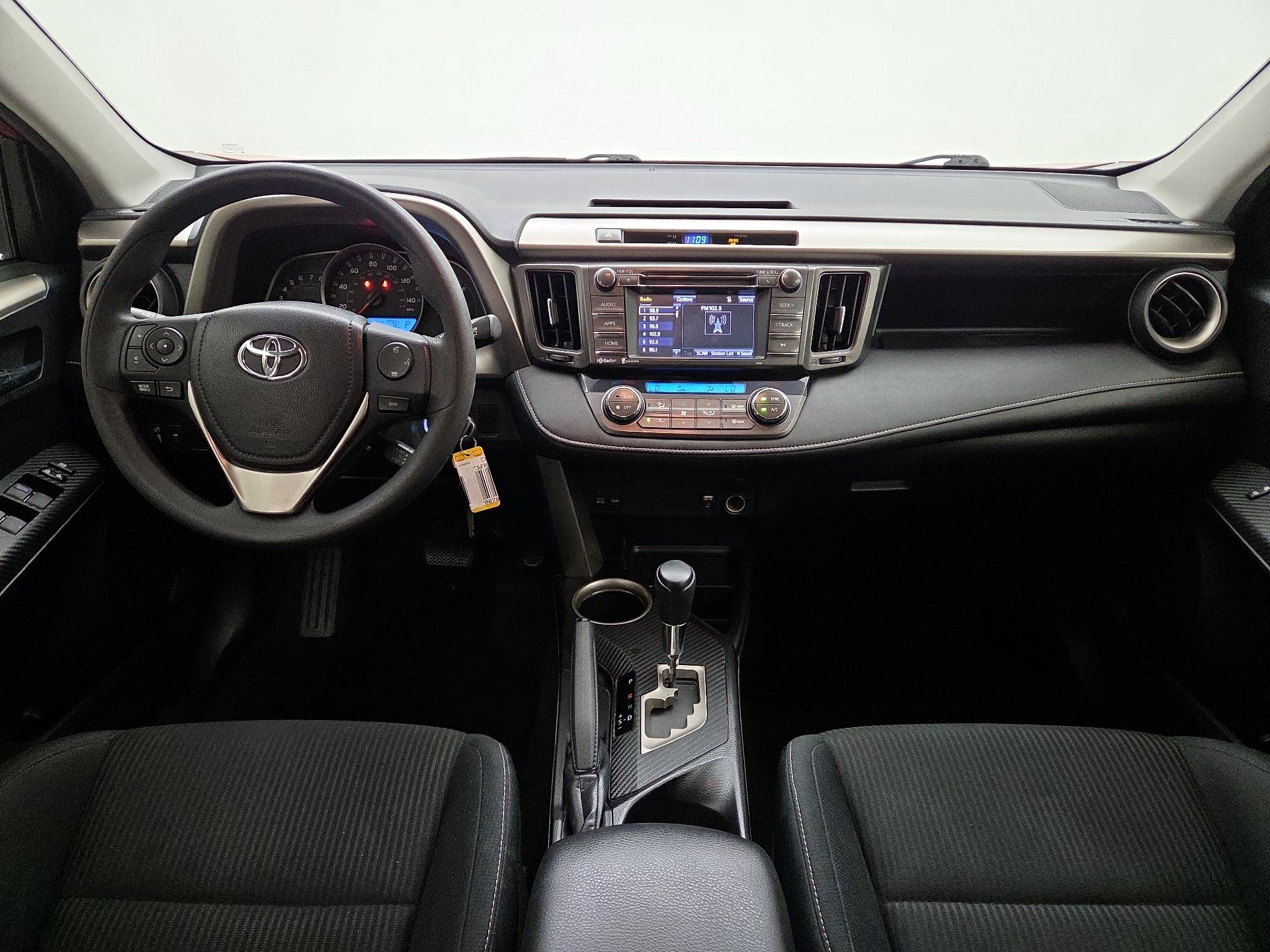 Thumbnail: 2015 Toyota RAV4 - 9