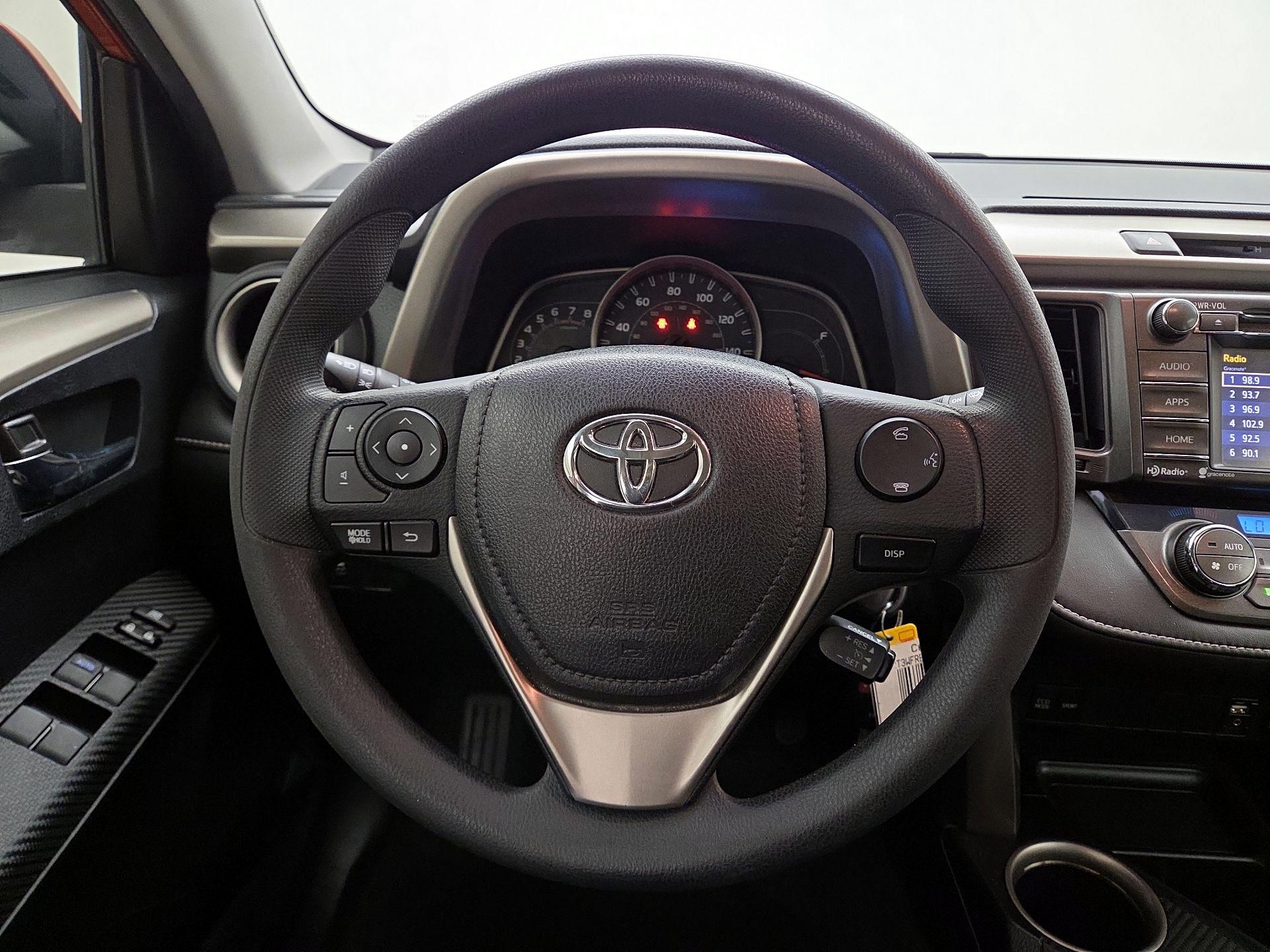 Thumbnail: 2015 Toyota RAV4 - 10