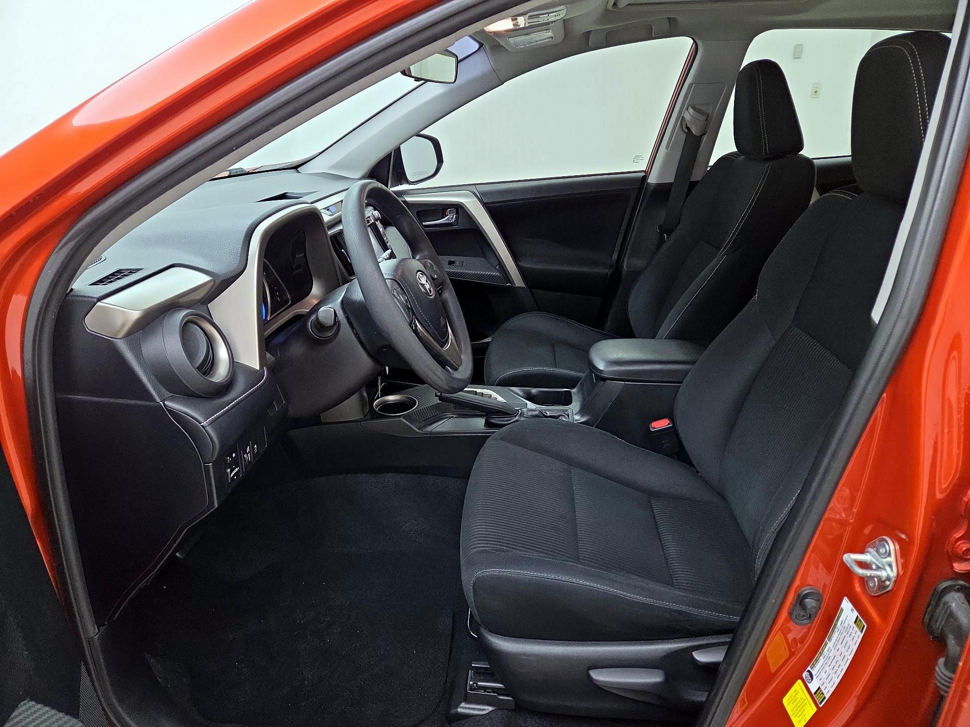 Thumbnail: 2015 Toyota RAV4 - 11