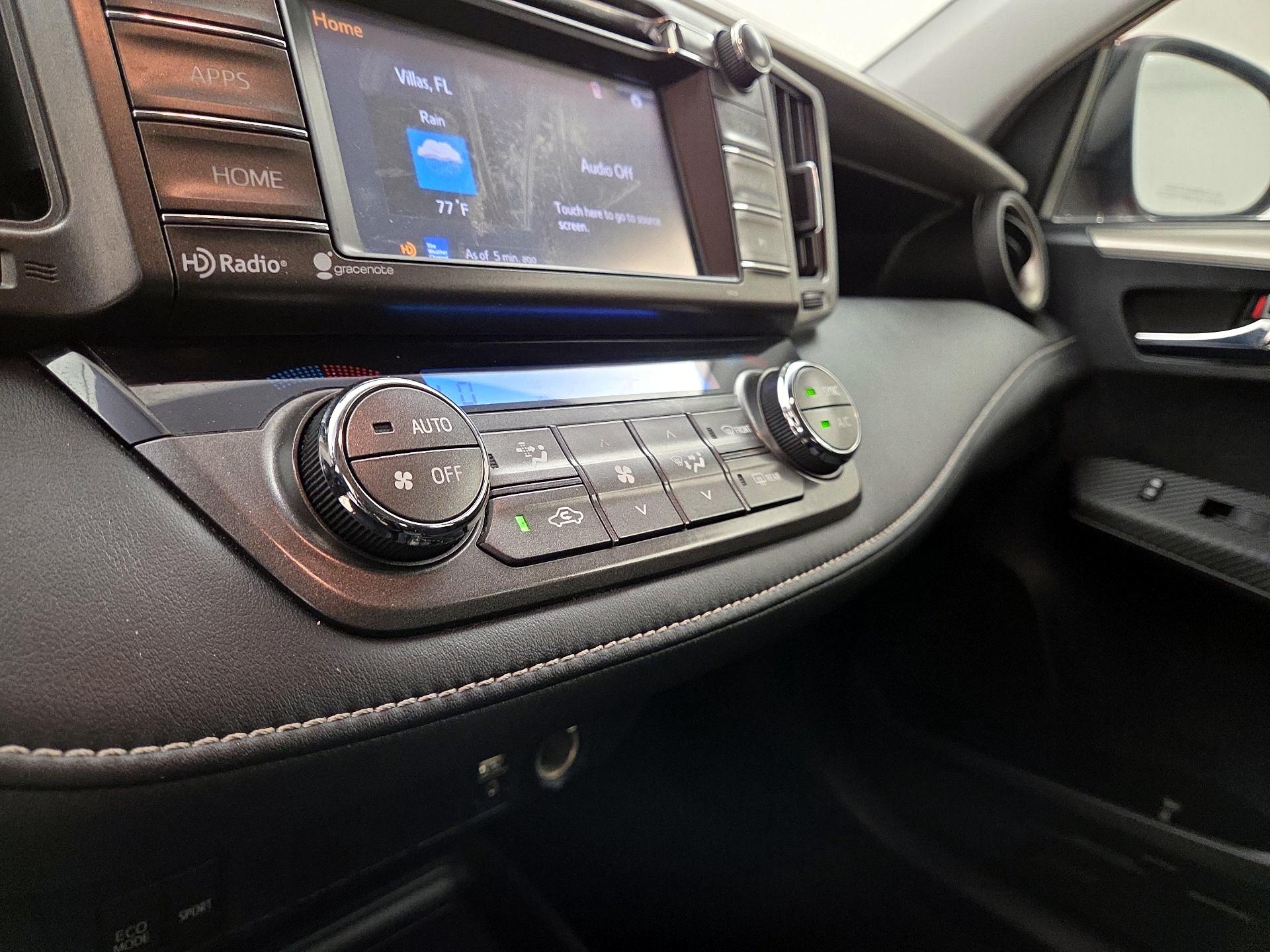 Thumbnail: 2015 Toyota RAV4 - 16