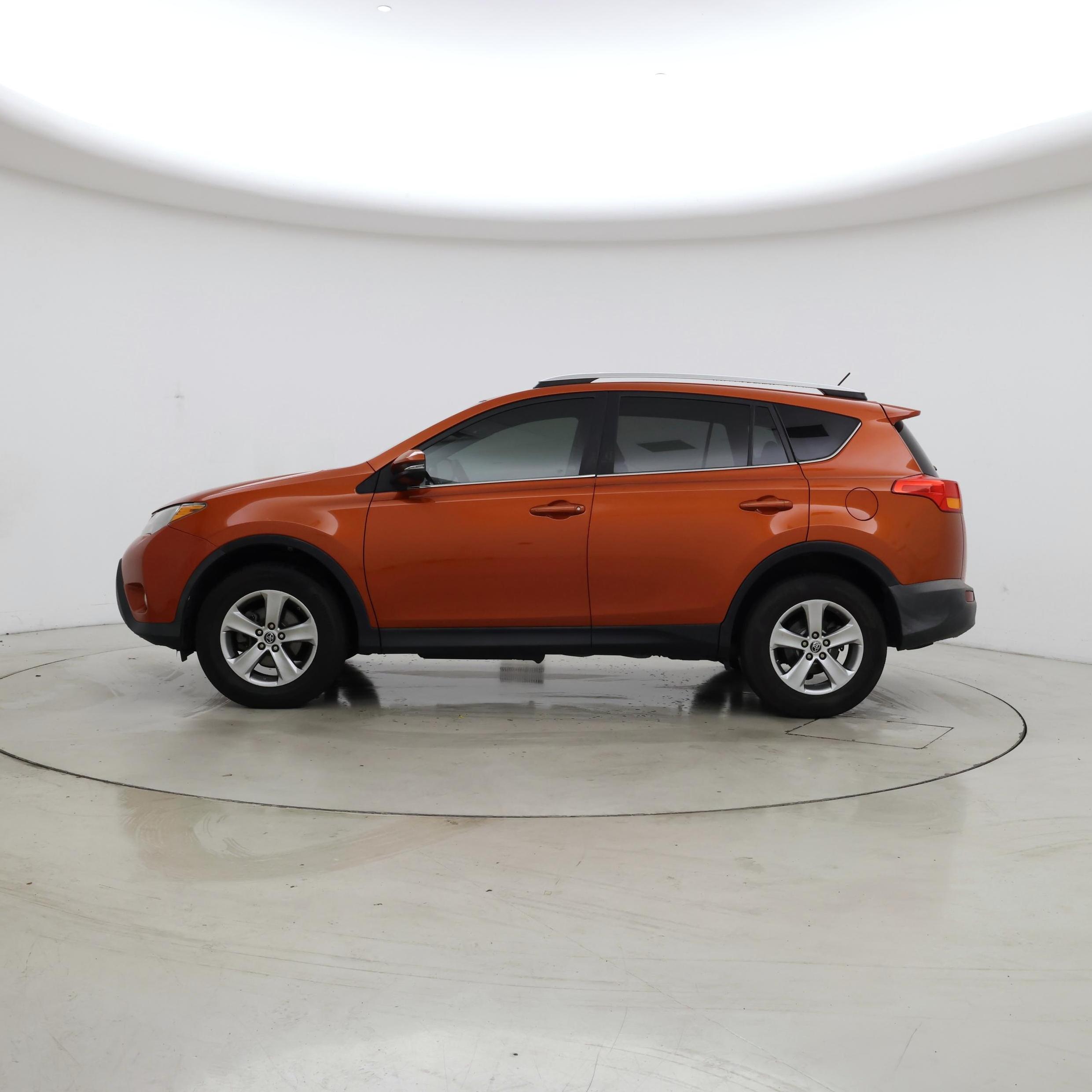 Thumbnail: 2015 Toyota RAV4 - 3