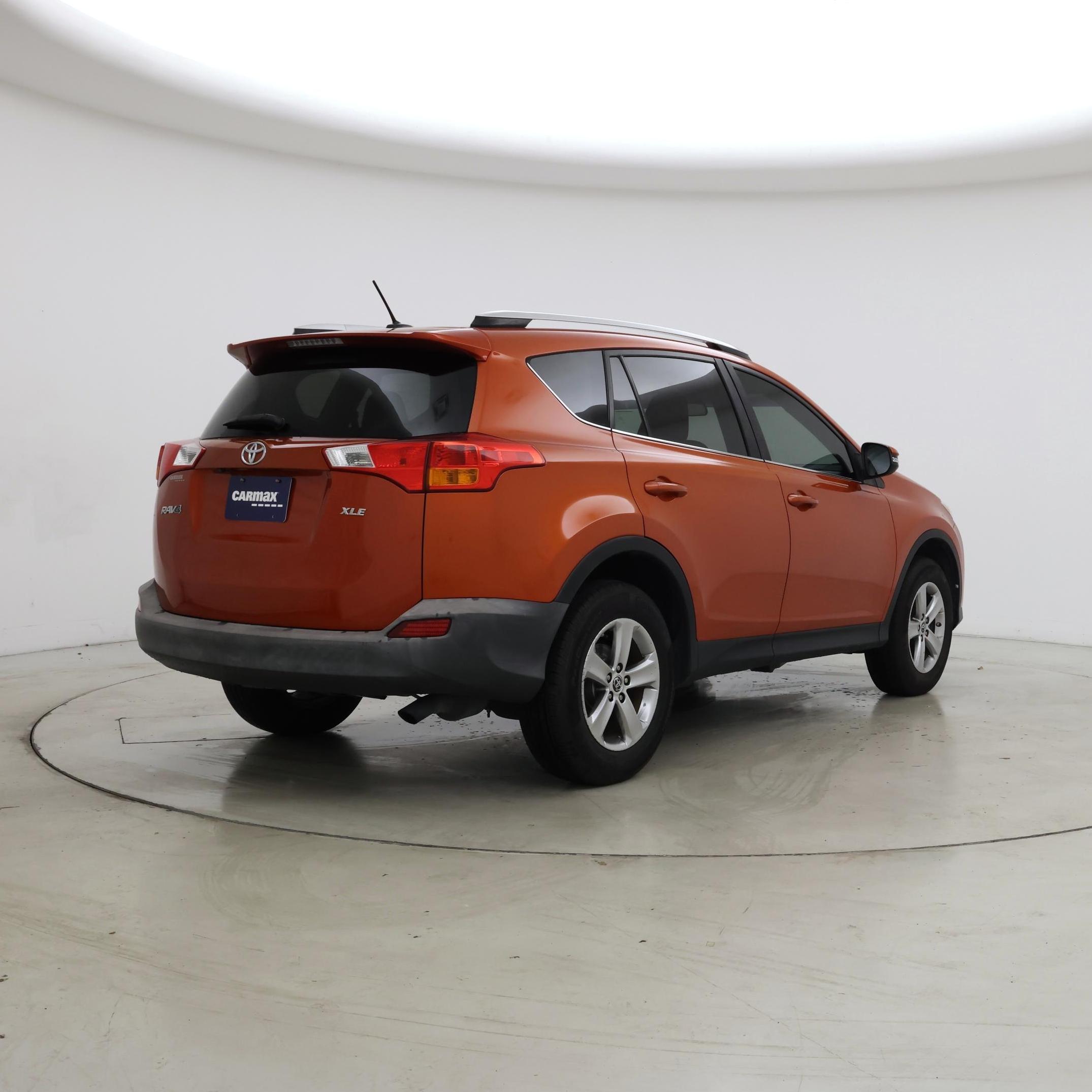 Thumbnail: 2015 Toyota RAV4 - 8