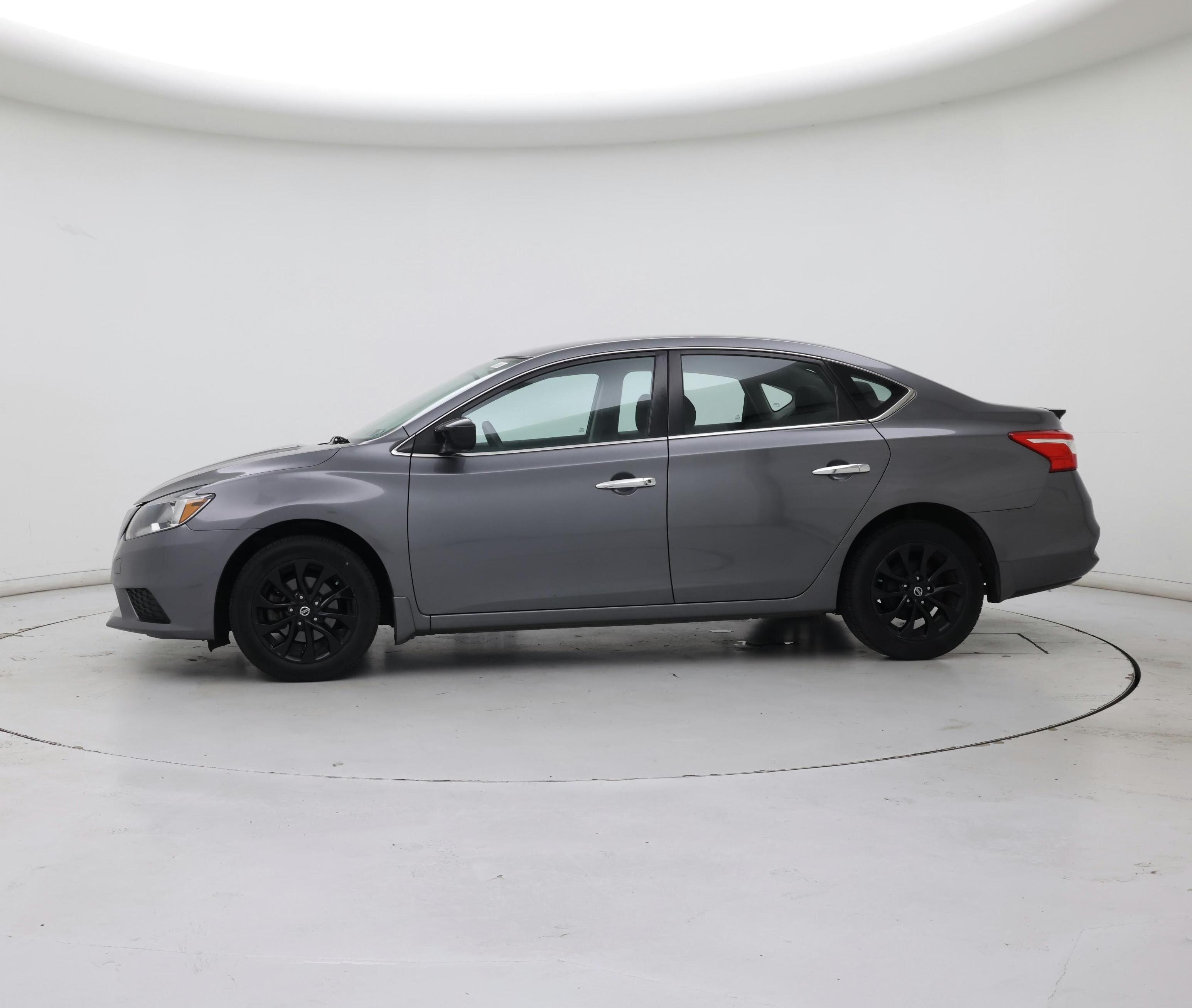 Thumbnail: 2018 Nissan Sentra - 3