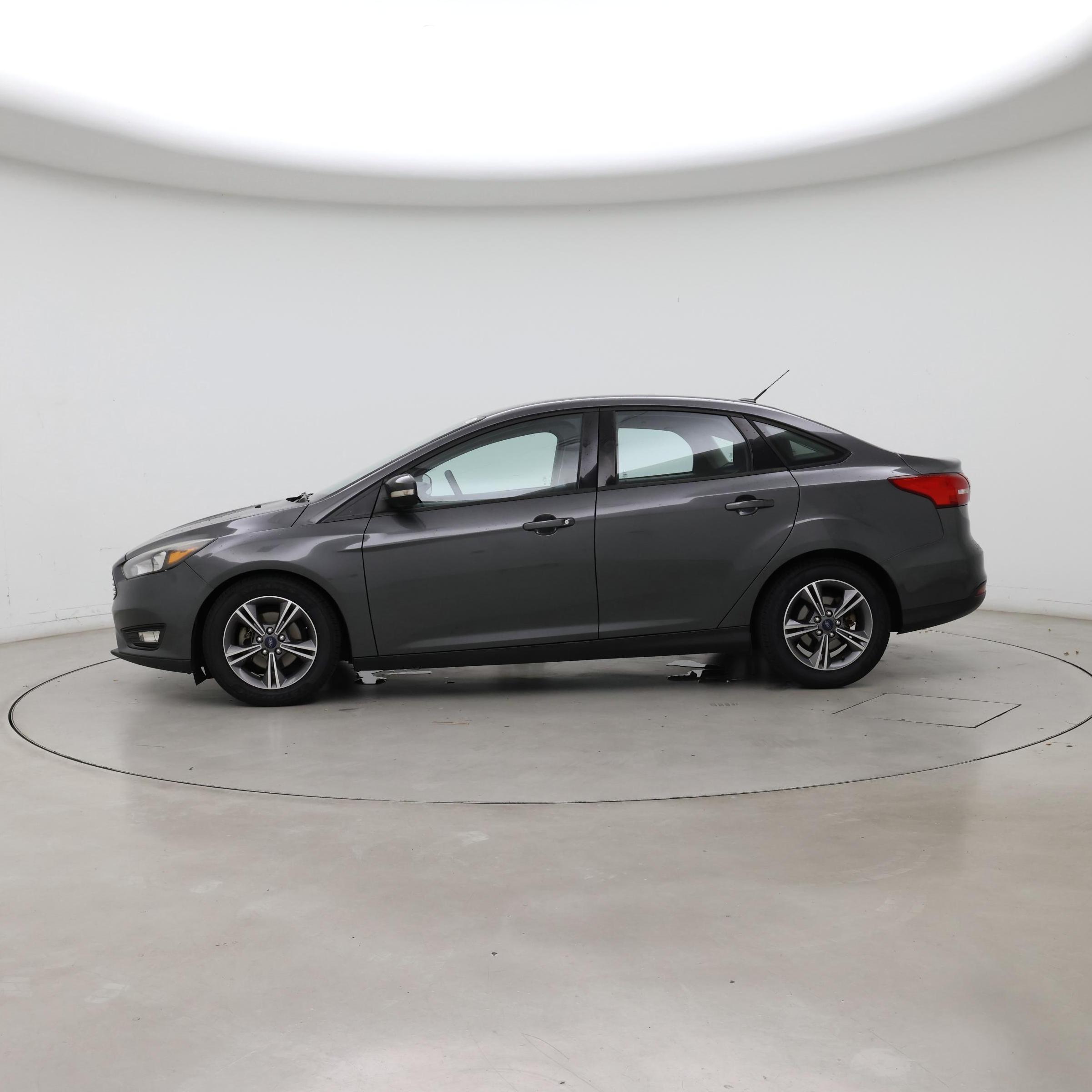 Thumbnail: 2017 Ford Focus - 3