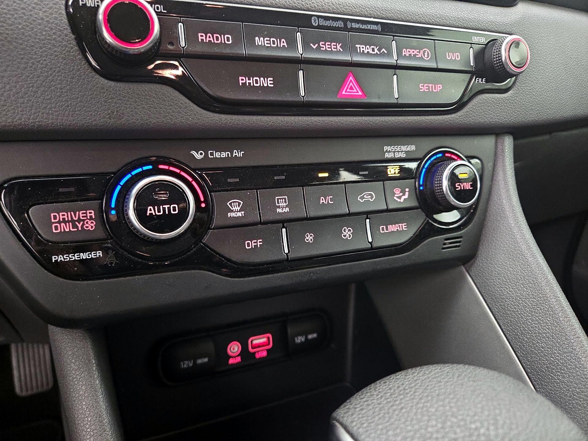 Thumbnail: 2018 Kia Niro - 16