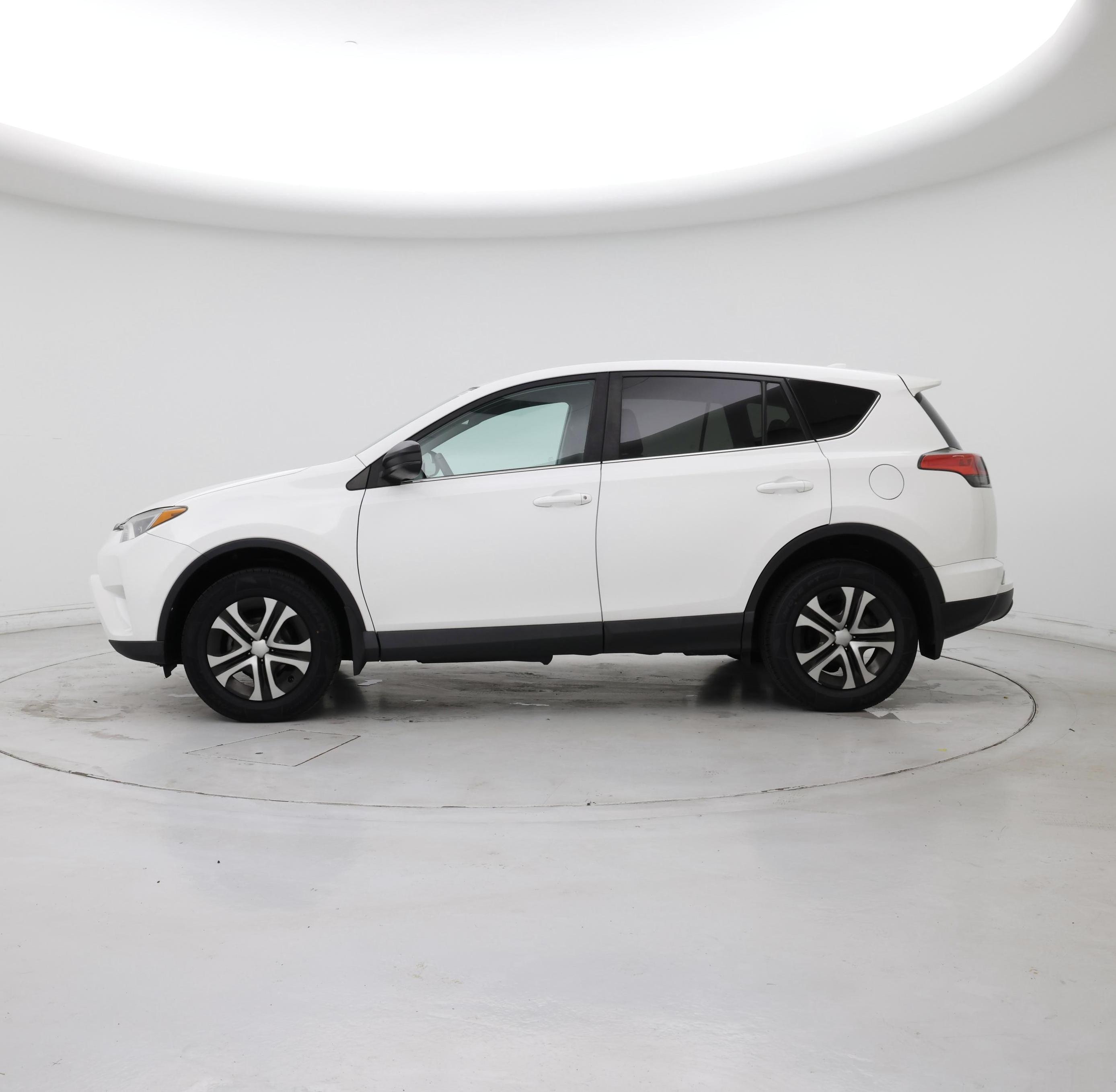 Thumbnail: 2017 Toyota RAV4 - 3