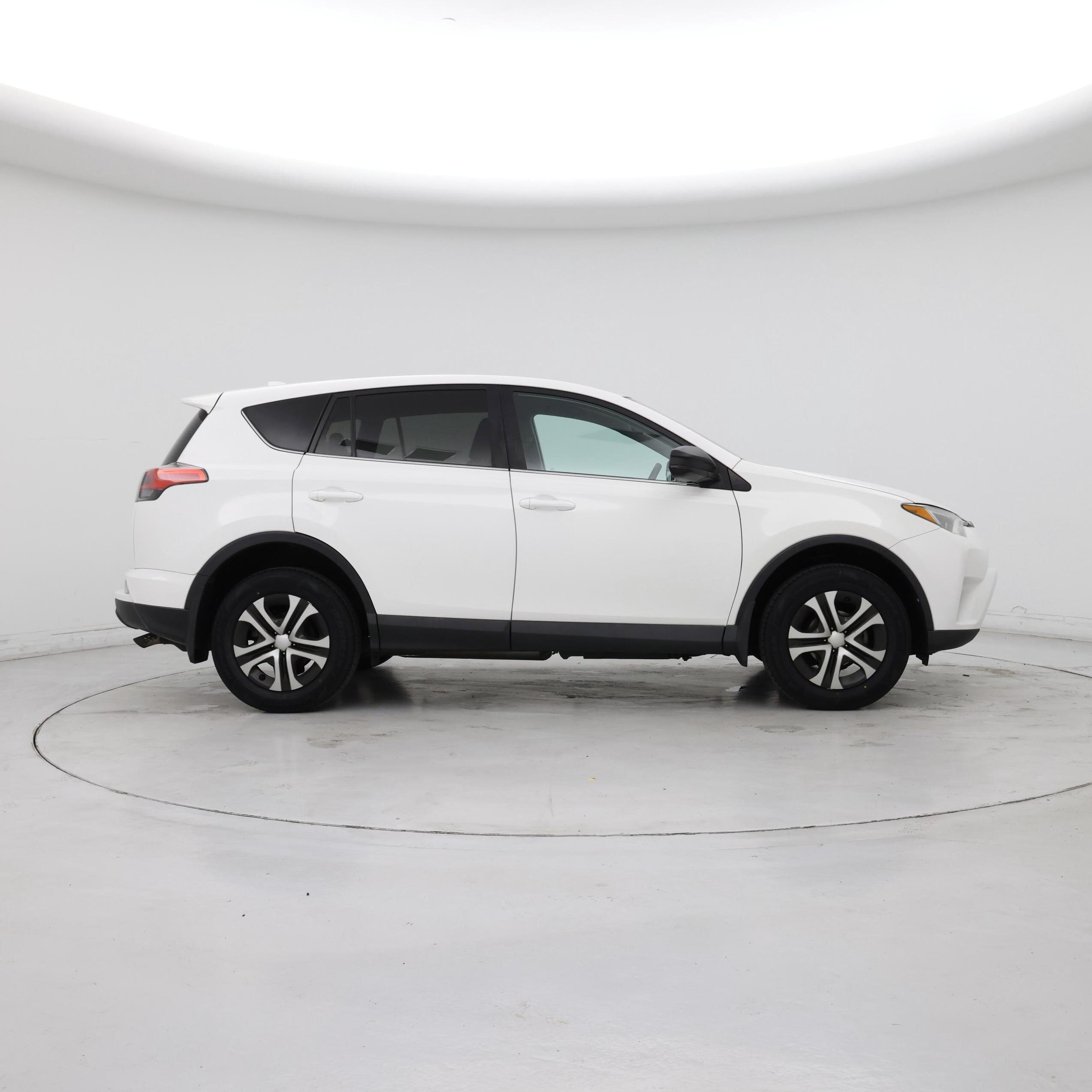 Thumbnail: 2017 Toyota RAV4 - 7